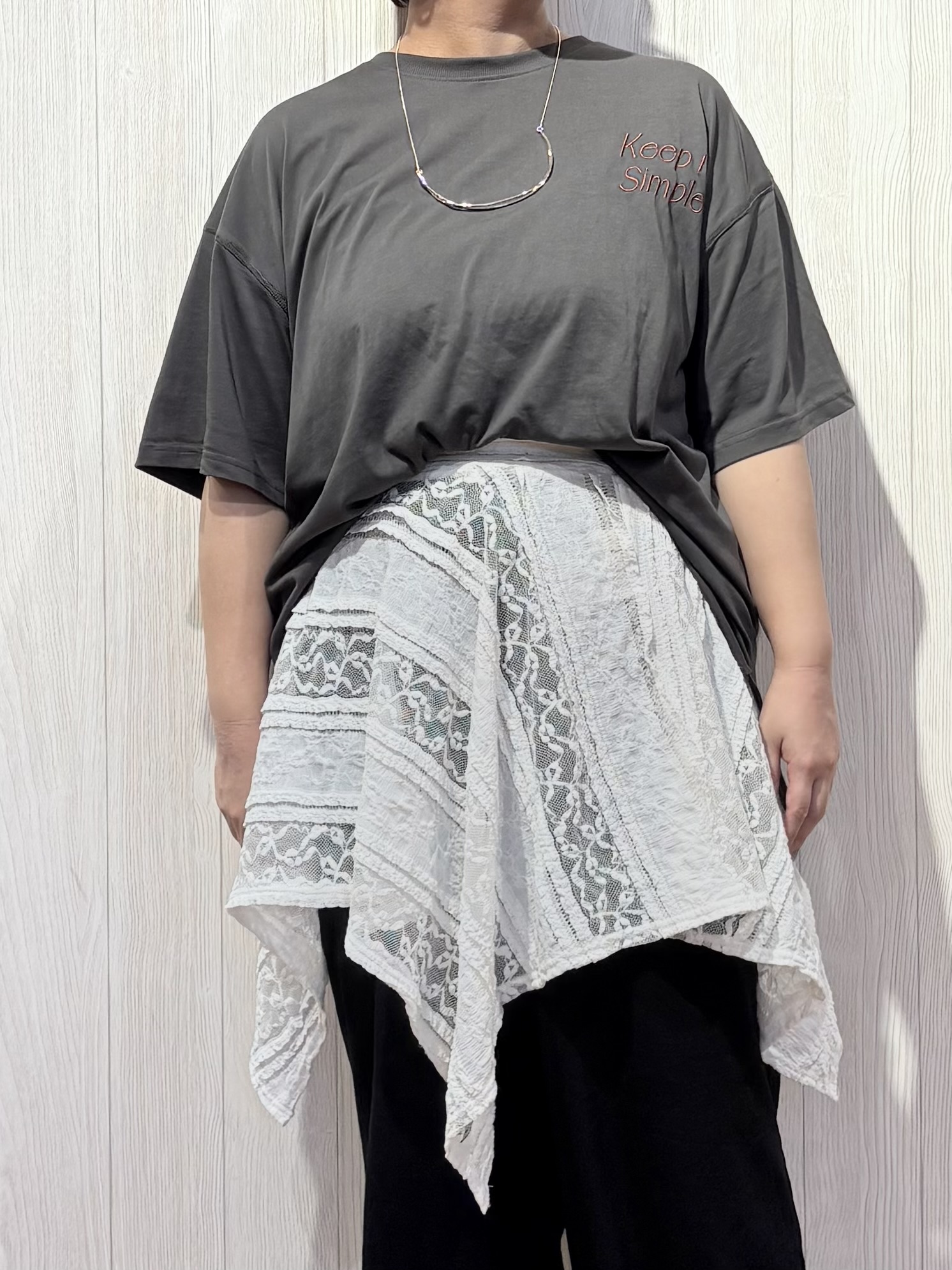 砂糖さんの「SHOO･LA･RUE｜【ひんやり】ゆるっと体型カバー BIGアソートTシャツ」を使ったコーディネート