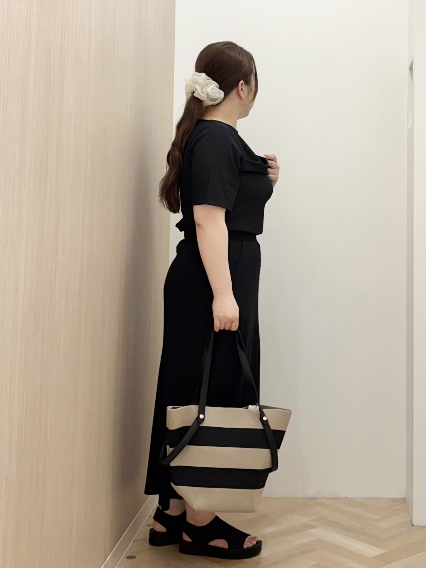 akariさんの「grove｜着るだけで旬顔 ドレープネックテレコTシャツ」を使ったコーディネート