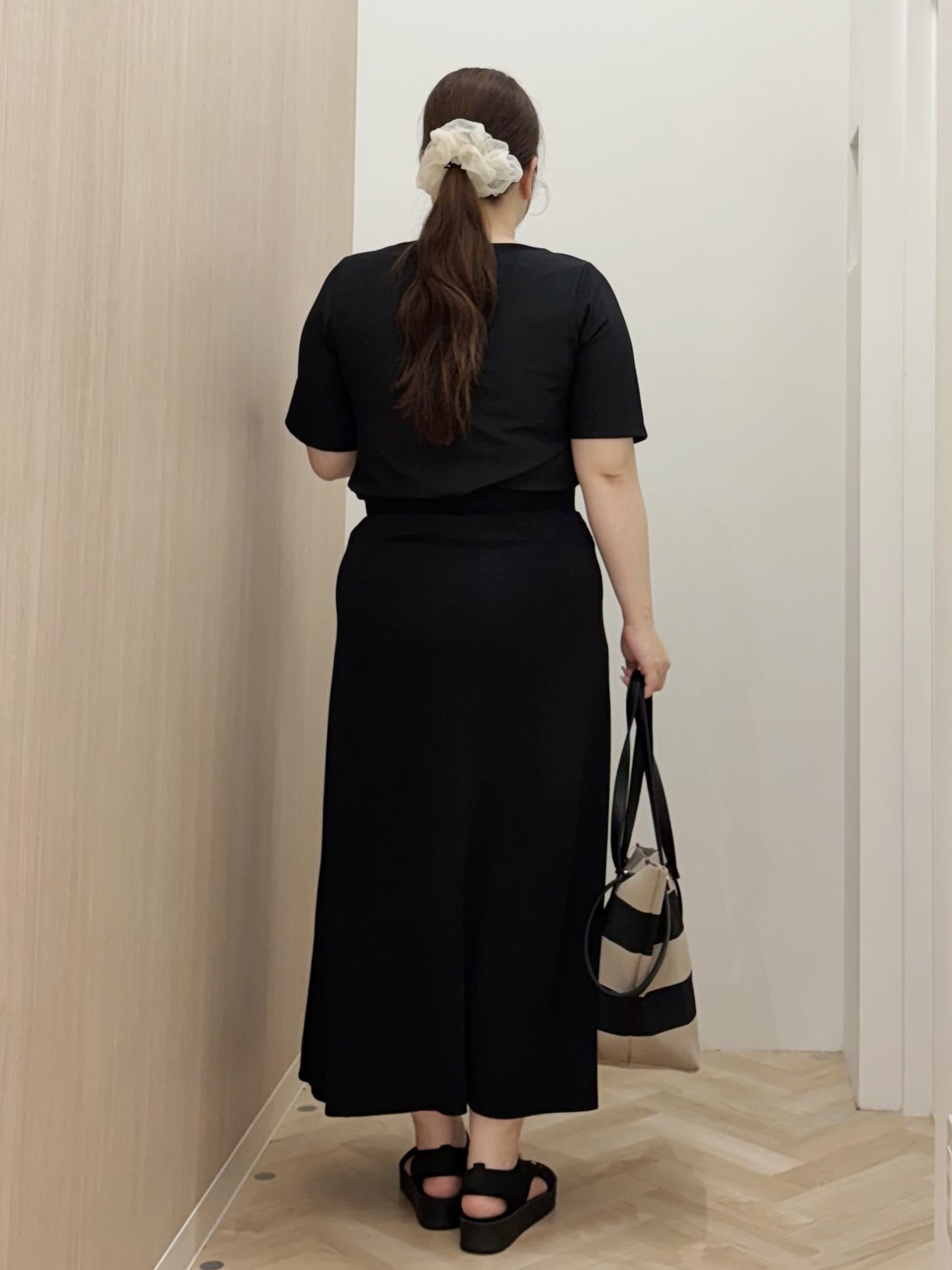 akariさんの「grove｜着るだけで旬顔 ドレープネックテレコTシャツ」を使ったコーディネート