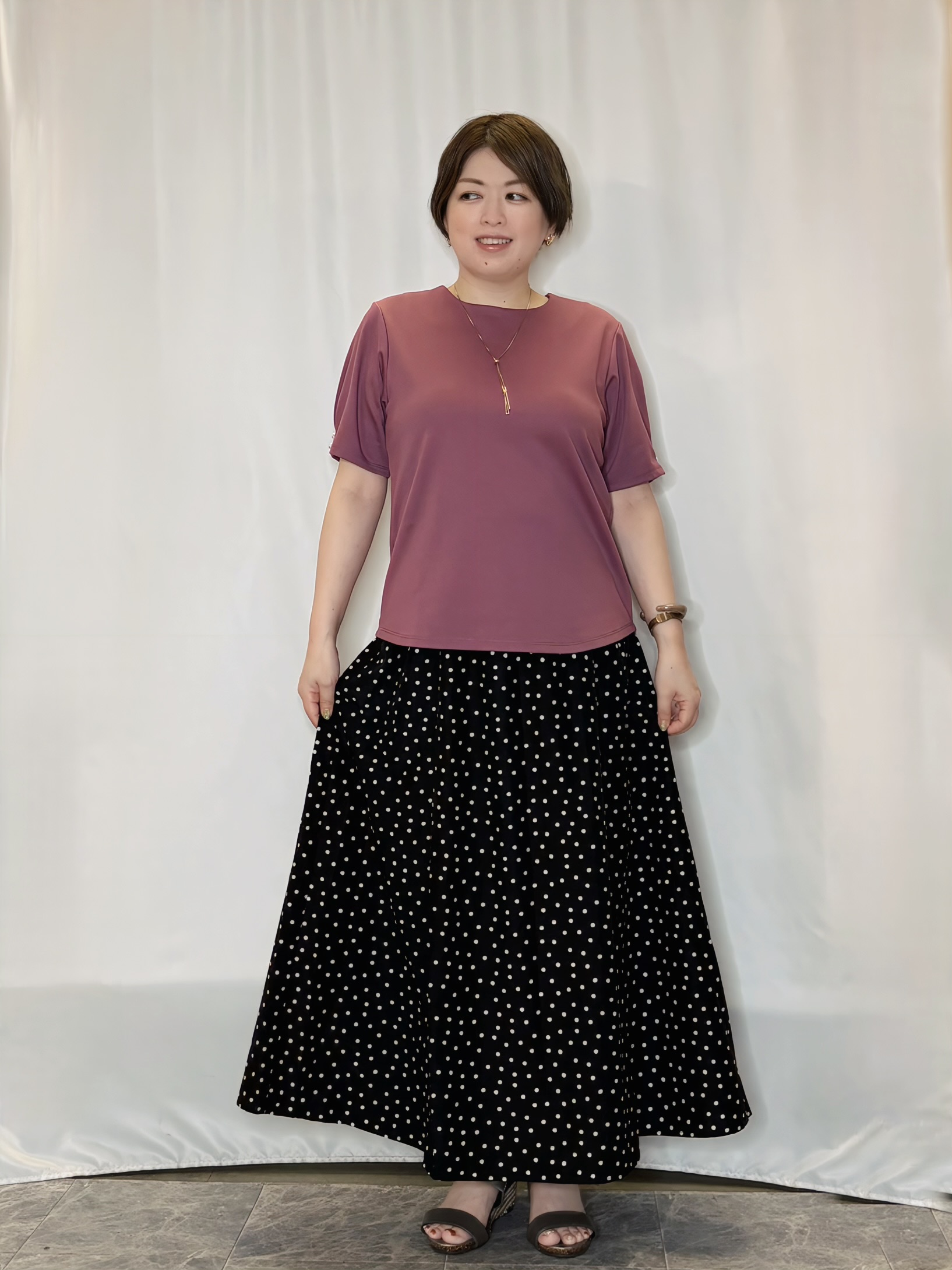 たみさんの「SHOO･LA･RUE｜【2点セット/洗濯機可/S-LL】お袖パールがアクセント ネックレス付きトップス」を使ったコーディネート