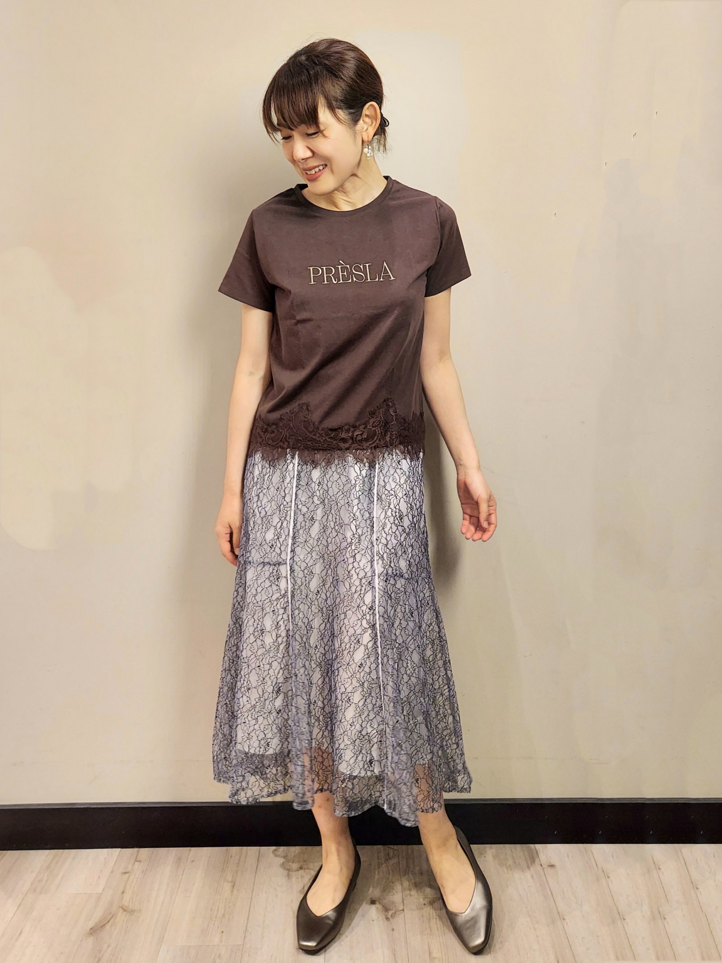 MAKIさんの「index｜【接触冷感／UVケア】裾レースロゴTシャツ《洗濯機OK》」を使ったコーディネート