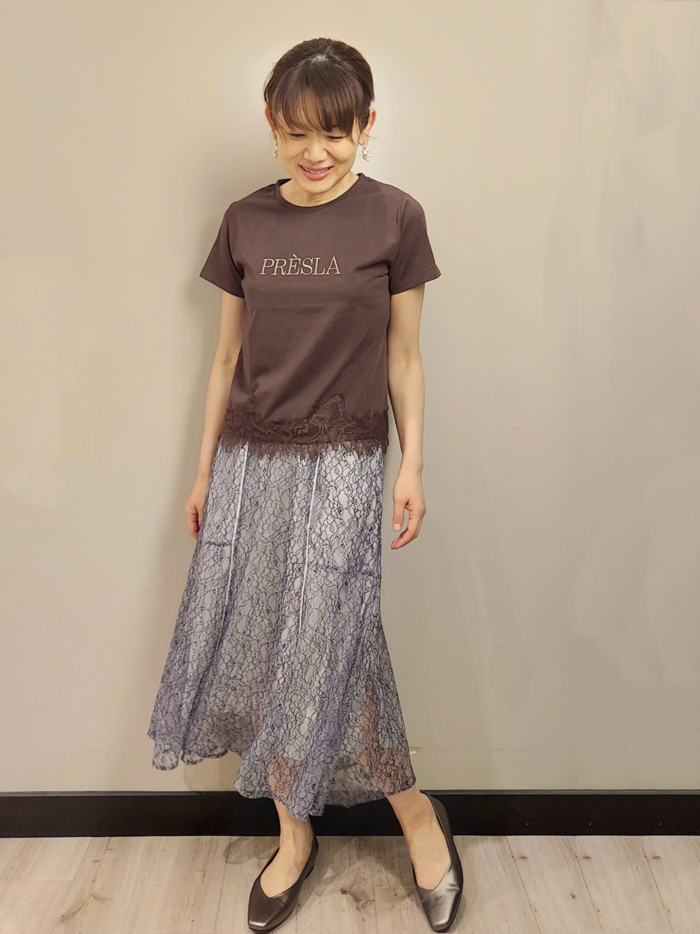 MAKIさんの「index｜【接触冷感／UVケア】裾レースロゴTシャツ《洗濯機OK》」を使ったコーディネート