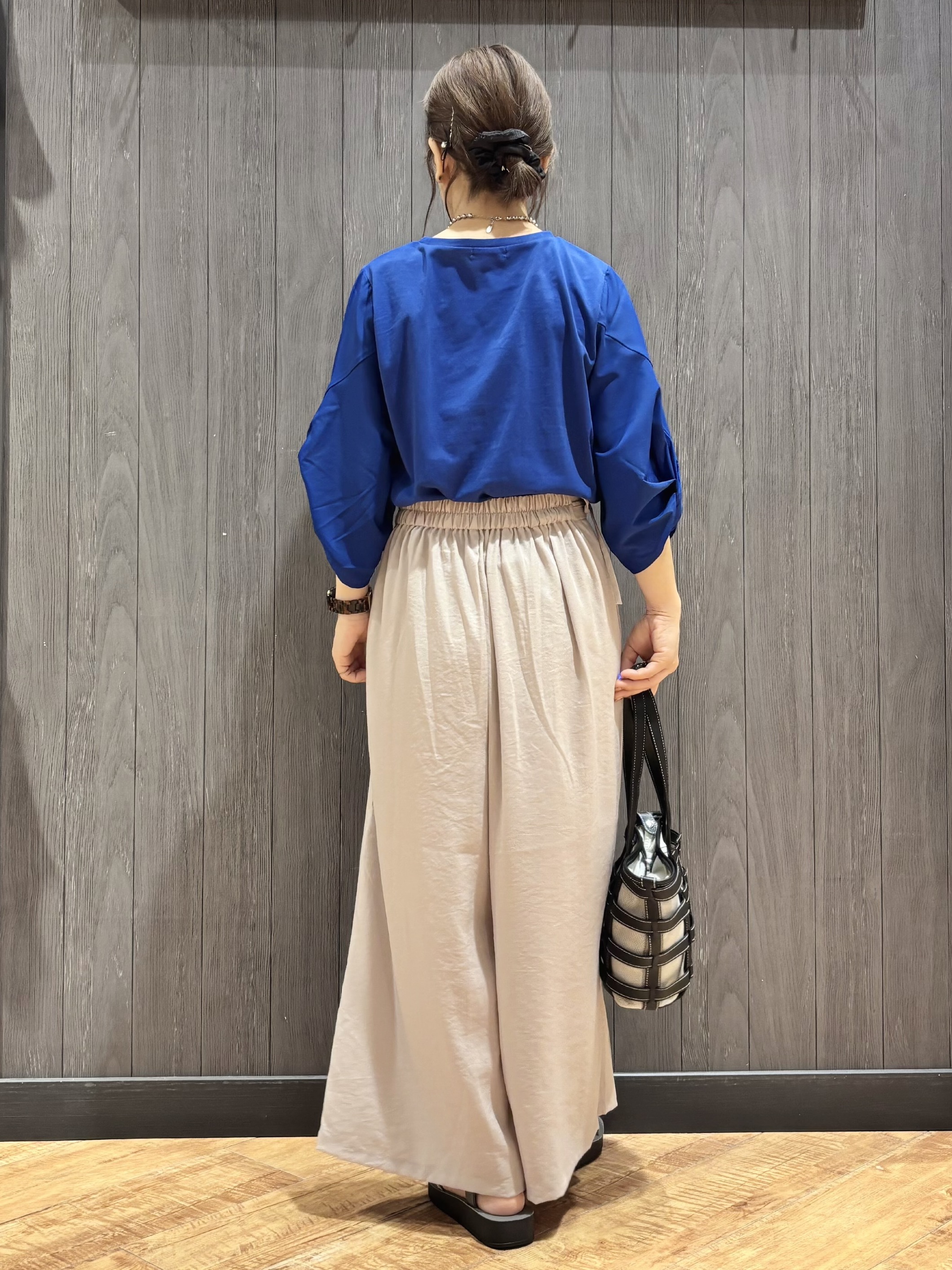 meiさんの「SHOO･LA･RUE｜ON・OFF大活躍ツイストスリーブトップス」を使ったコーディネート