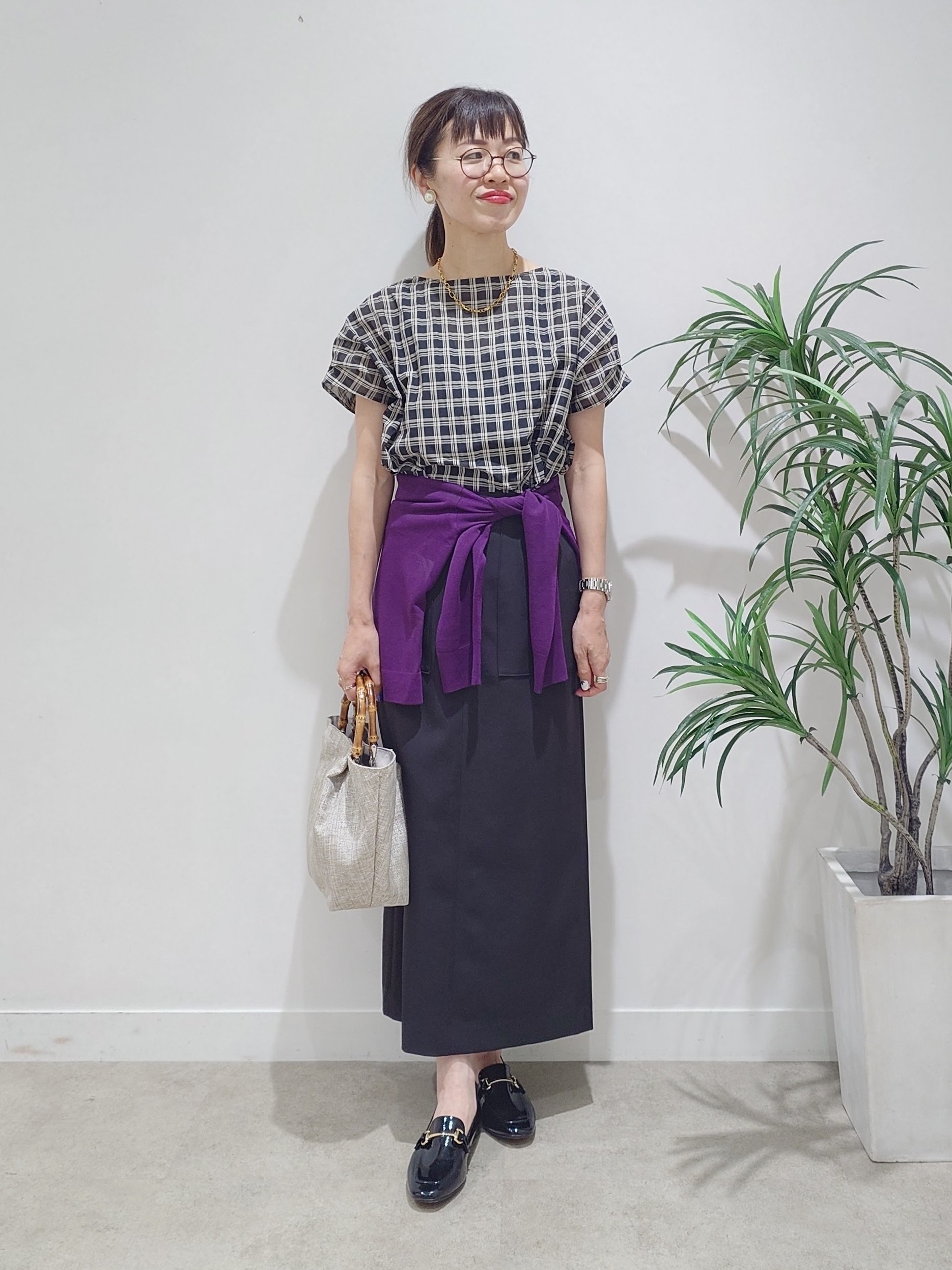 MUTSUKOさんの「UNTITLED｜シアーチェックブラウス」を使ったコーディネート