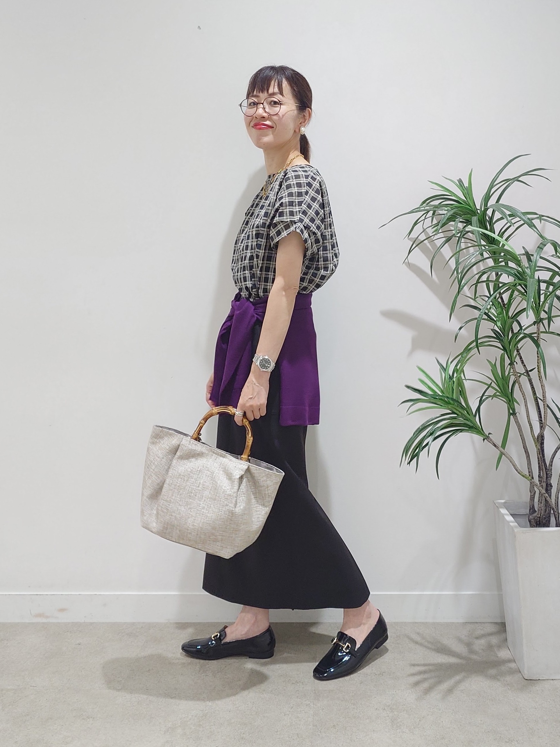 MUTSUKOさんの「UNTITLED｜シアーチェックブラウス」を使ったコーディネート