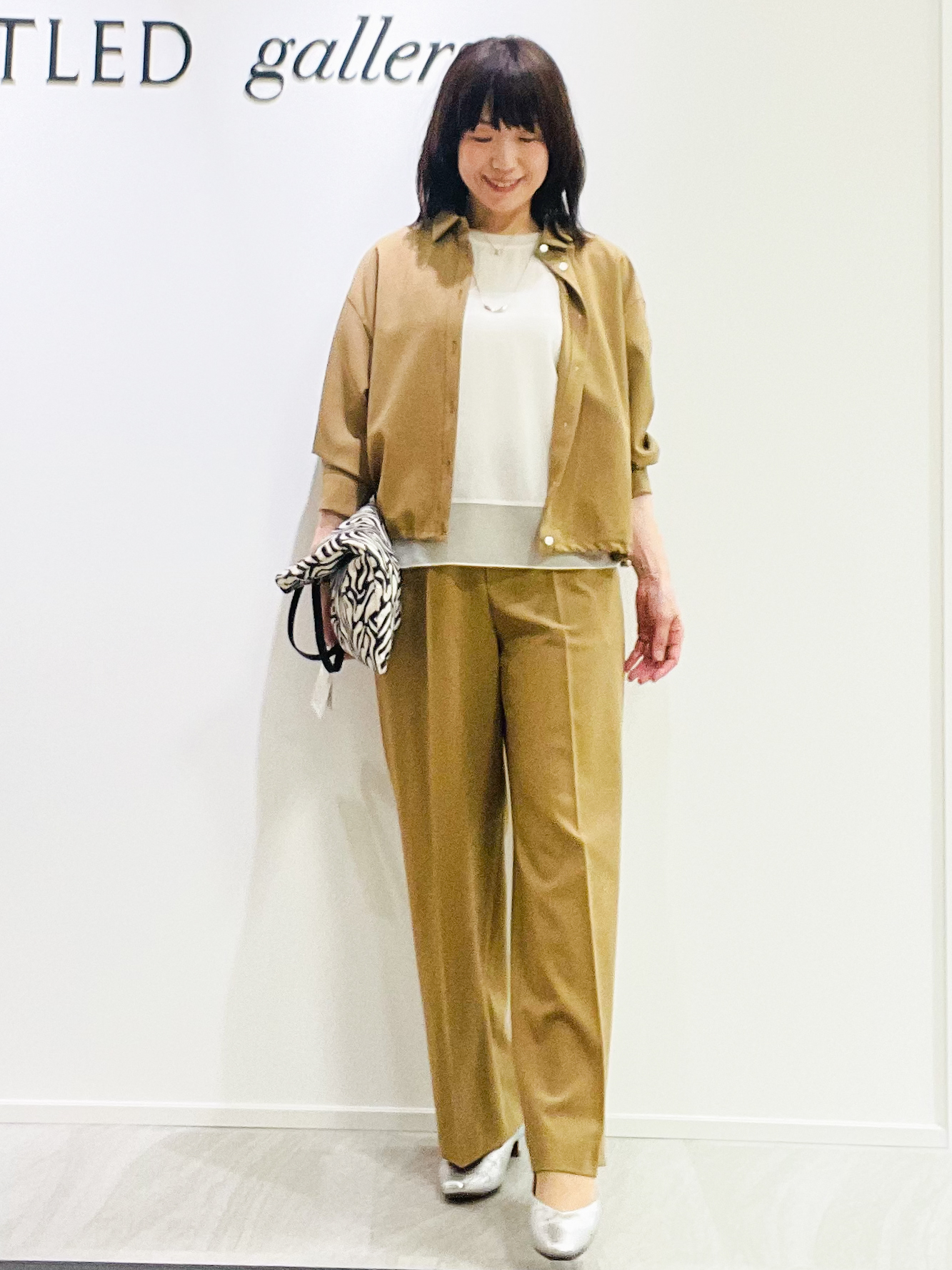 めいさんの「UNTITLED｜【セットアップ可/UVカット/接触冷感】エアリークールドロストシャツ」を使ったコーディネート