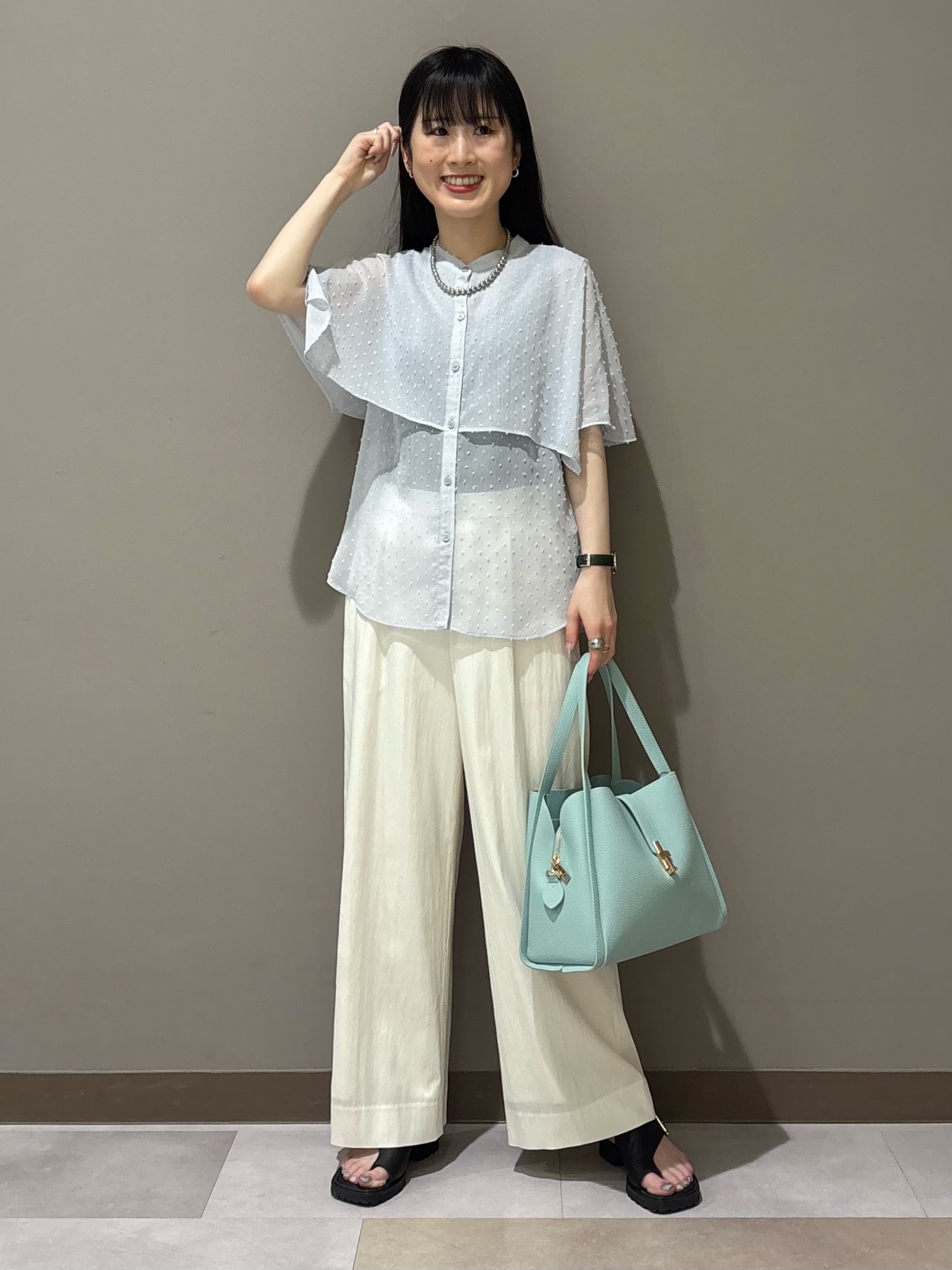 KEIKOさんの「INDIVI｜【UVケア】着流しミドル丈カーディガンジャージ」を使ったコーディネート