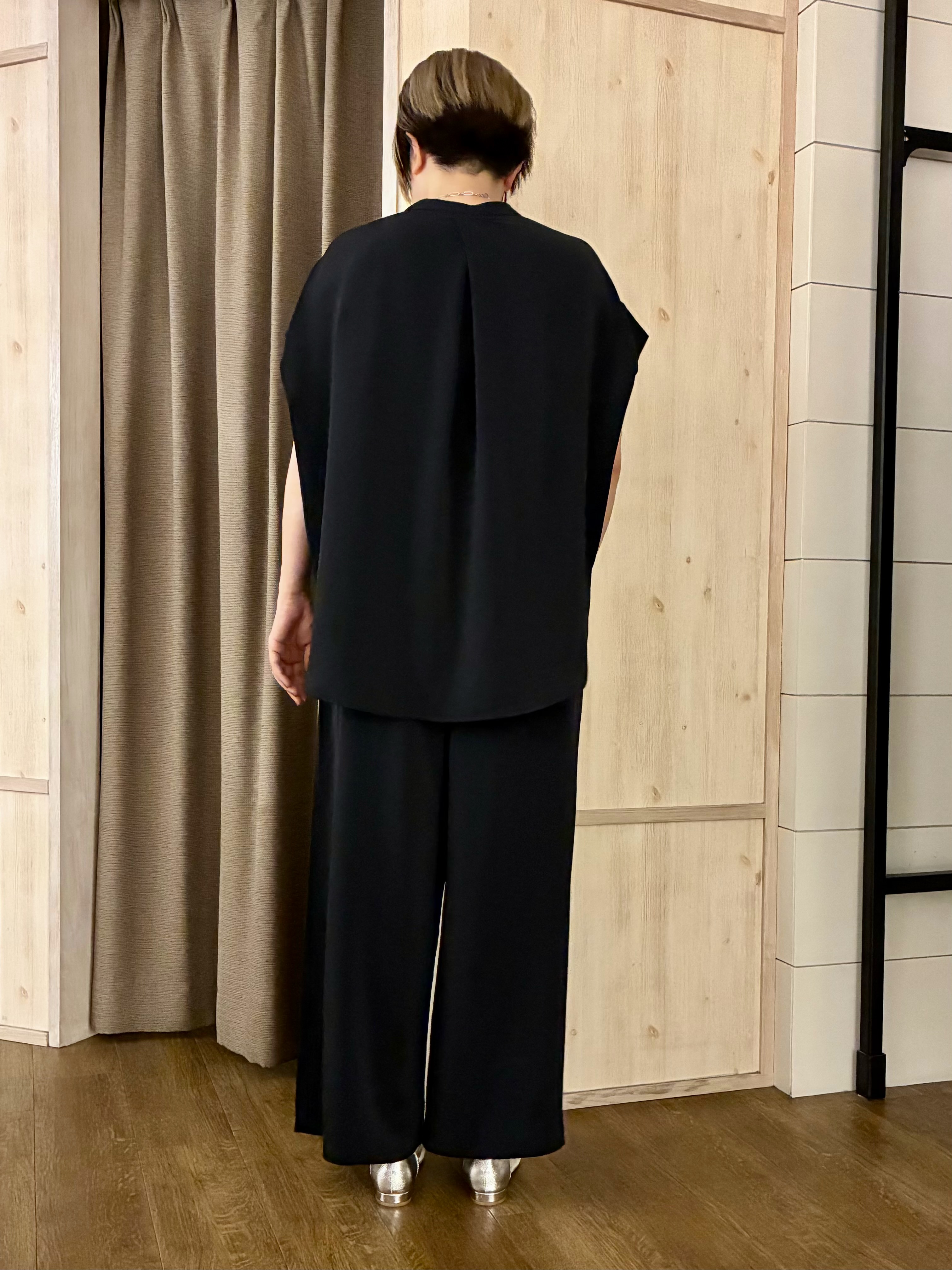 aiさんの「THE SHOP TK｜【ひんやり/遮熱/セットアップ可】やみつきになる とろみバンドカラーブラウス」を使ったコーディネート