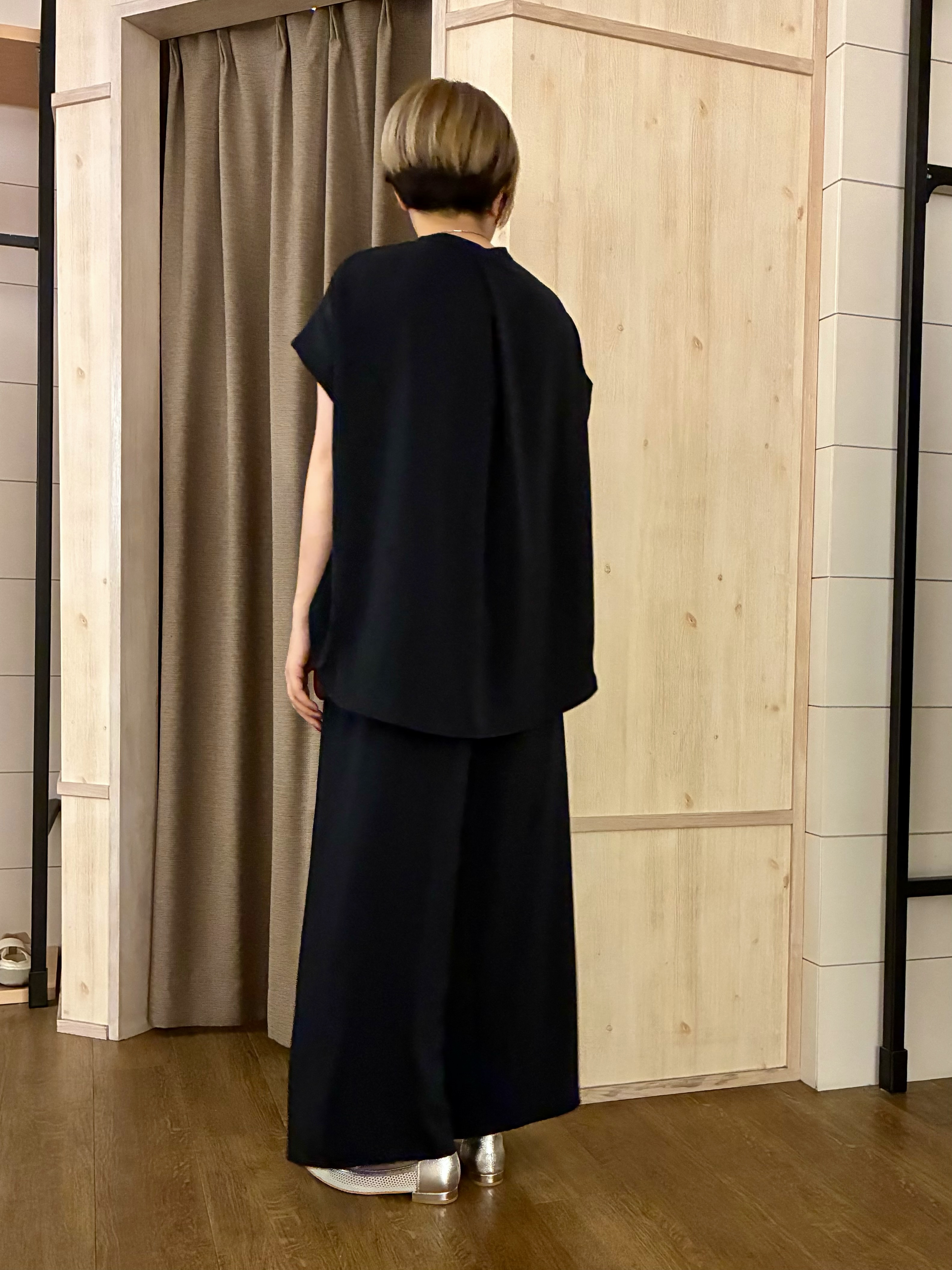 aiさんの「THE SHOP TK｜【ひんやり/遮熱/セットアップ可】やみつきになる とろみバンドカラーブラウス」を使ったコーディネート