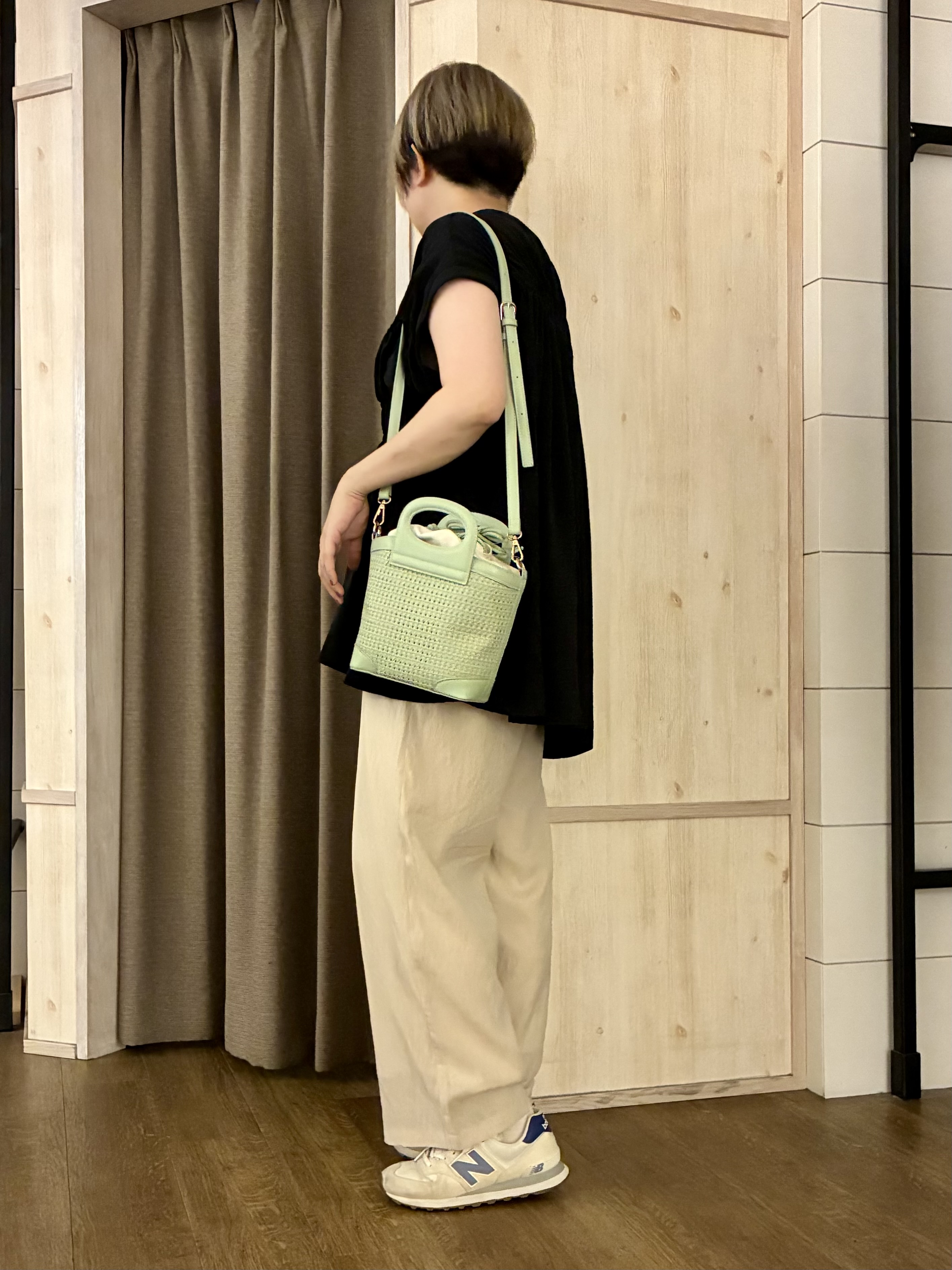 aiさんの「THE SHOP TK｜【夏に嬉しい多機能/体型カバー】ひんやりさらさら シャーリングブラウス」を使ったコーディネート