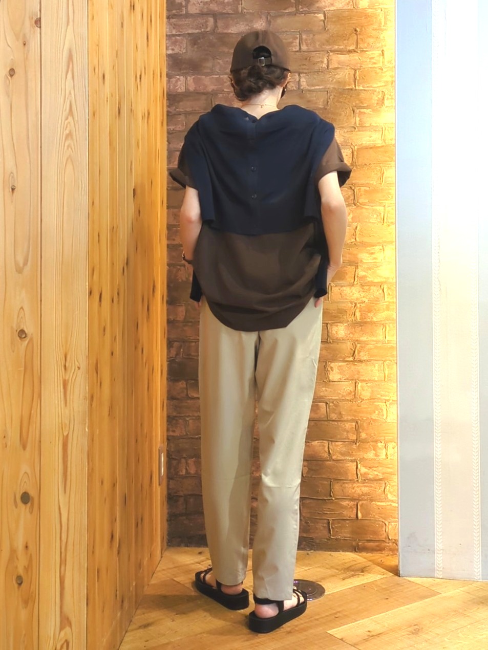 massuさんの「SHOO･LA･RUE｜【洗濯機可/S-LL】涼し気な透け感 日差し冷房対策に シアーボーダーカーディガン」を使ったコーディネート