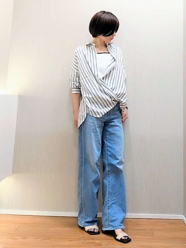 ミズタさんの「UNTITLED｜ストライプシャツ」を使ったコーディネート