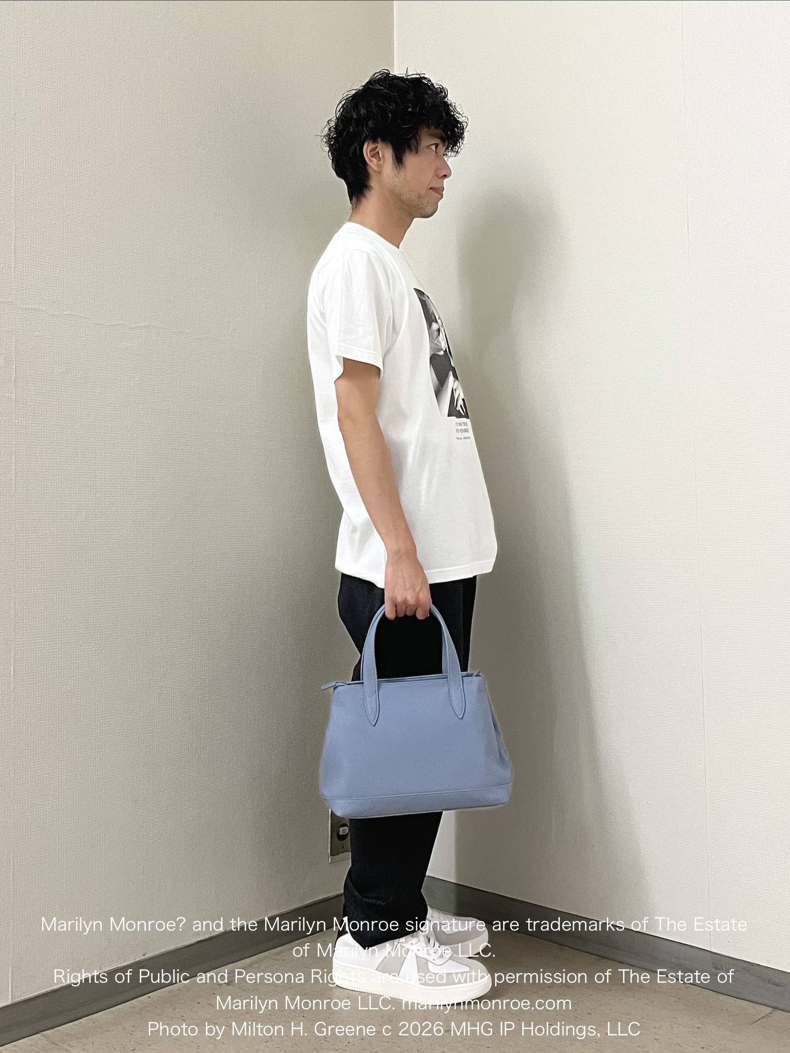 URAさんの「TAKEO KIKUCHI｜【別注】マリリン・モンロー/フォトTシャツ」を使ったコーディネート