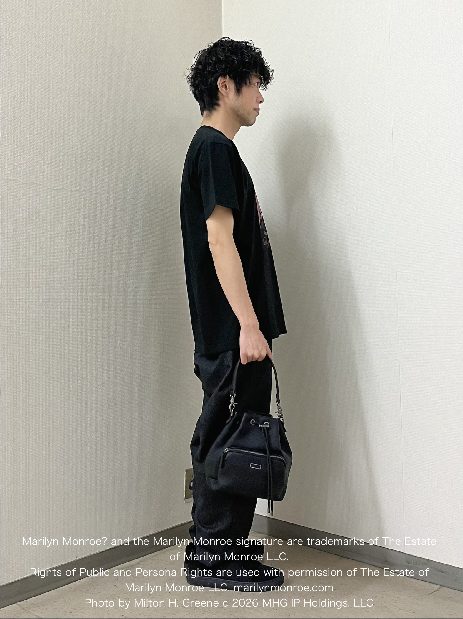 URAさんの「TAKEO KIKUCHI｜【夏デニム】デニムライク メッシュイージーパンツ」を使ったコーディネート