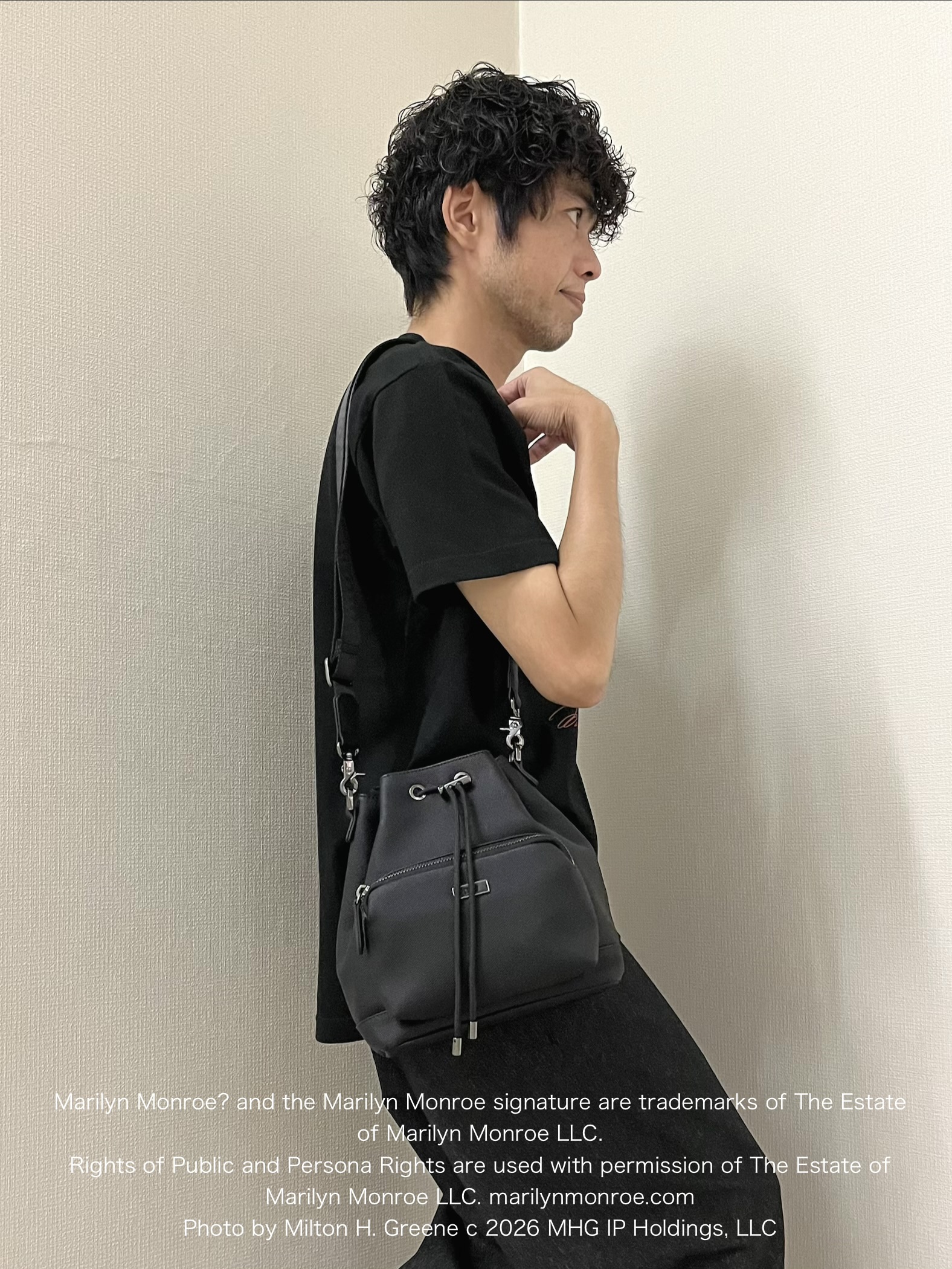 URAさんの「TAKEO KIKUCHI｜【夏デニム】デニムライク メッシュイージーパンツ」を使ったコーディネート