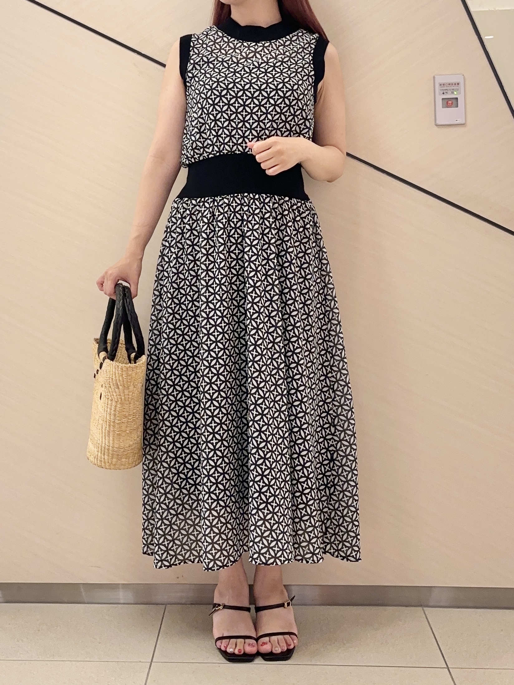 Rinaさんの「DRESSTERIOR｜【otonaMUSE5月号掲載】スキニーベルトサンダル」を使ったコーディネート
