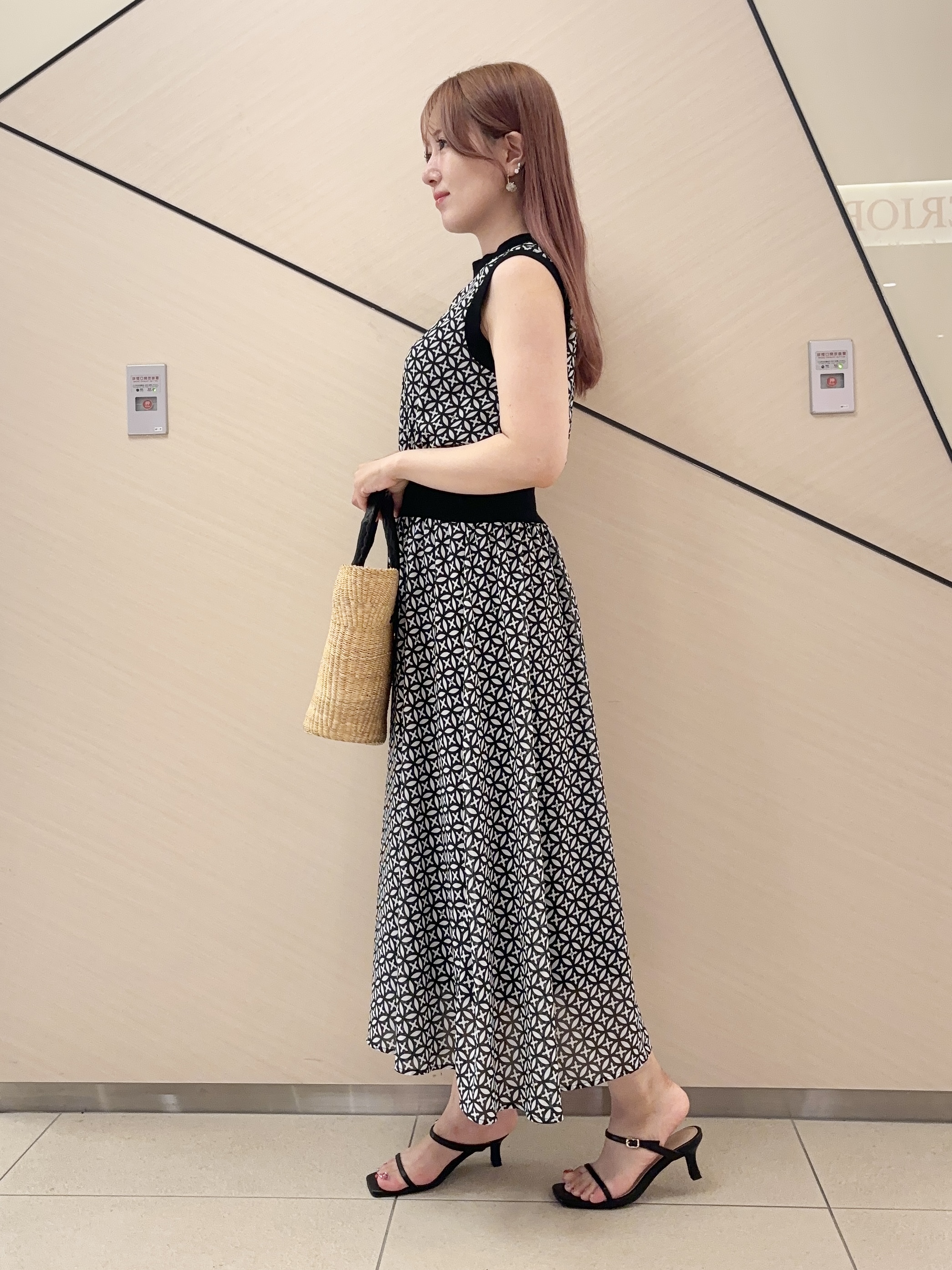 Rinaさんの「DRESSTERIOR｜【otonaMUSE5月号掲載】スキニーベルトサンダル」を使ったコーディネート