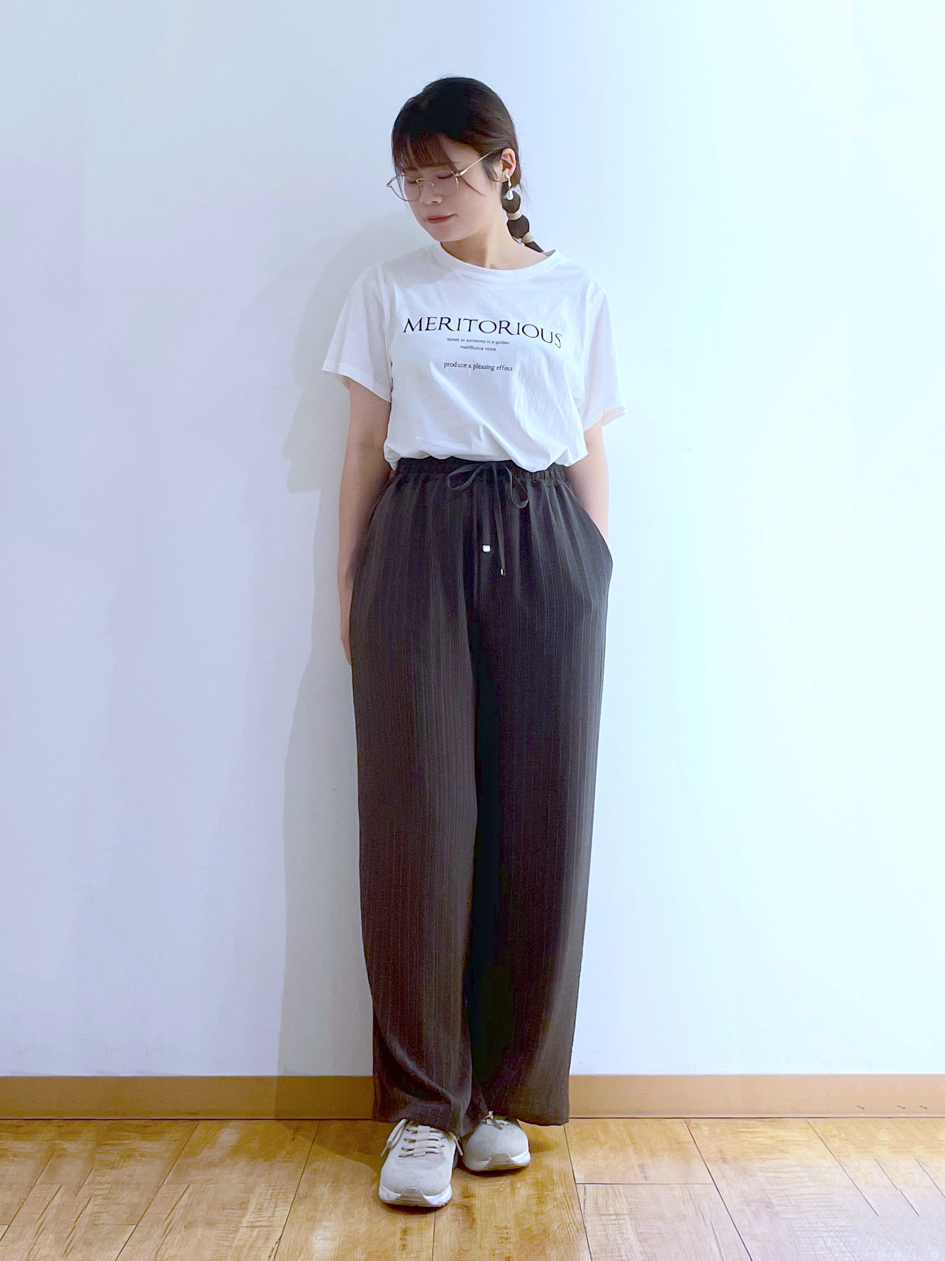 かのさんの「SHOO･LA･RUE｜【洗濯機可/選べる6色】風合いを楽しむ 楊柳シアーゆったりドルマンブラウス」を使ったコーディネート
