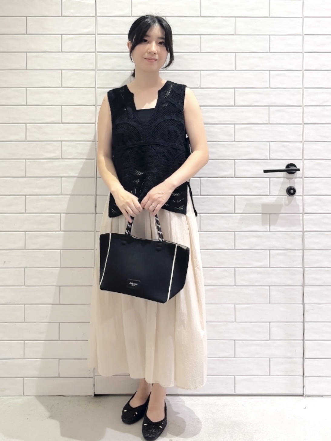 しおりさんの「OPAQUE.CLIP｜カギ針風ベスト【洗濯機OK】」を使ったコーディネート