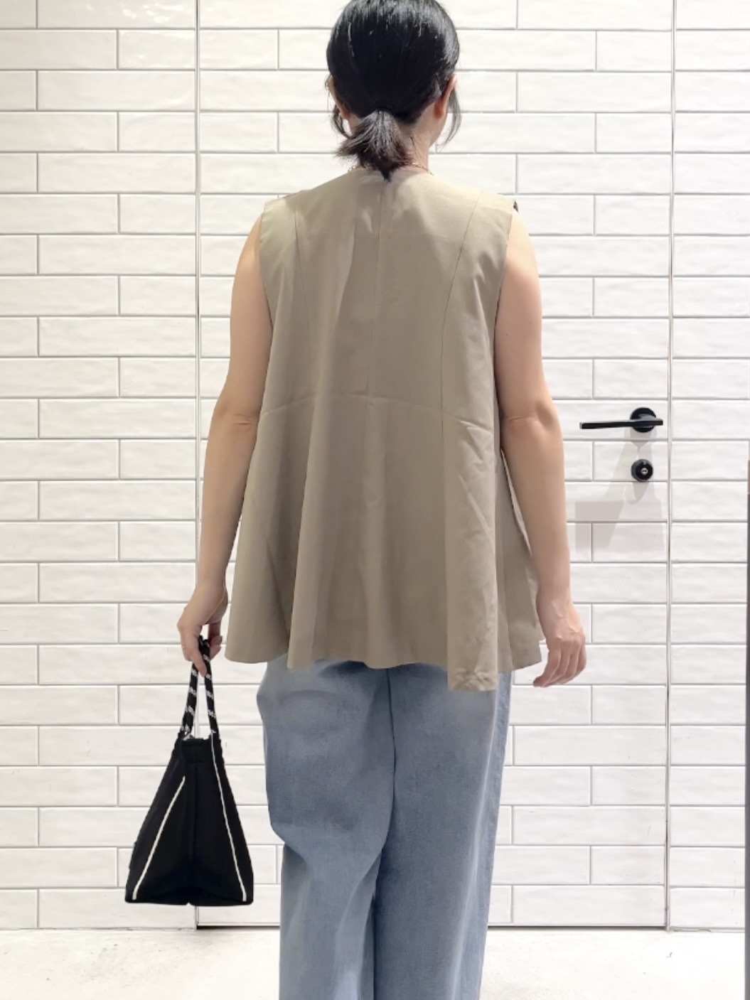 しおりさんの「OPAQUE.CLIP｜【吸水速乾】フレアジレ《洗濯機OK／セットアップ対応可》」を使ったコーディネート