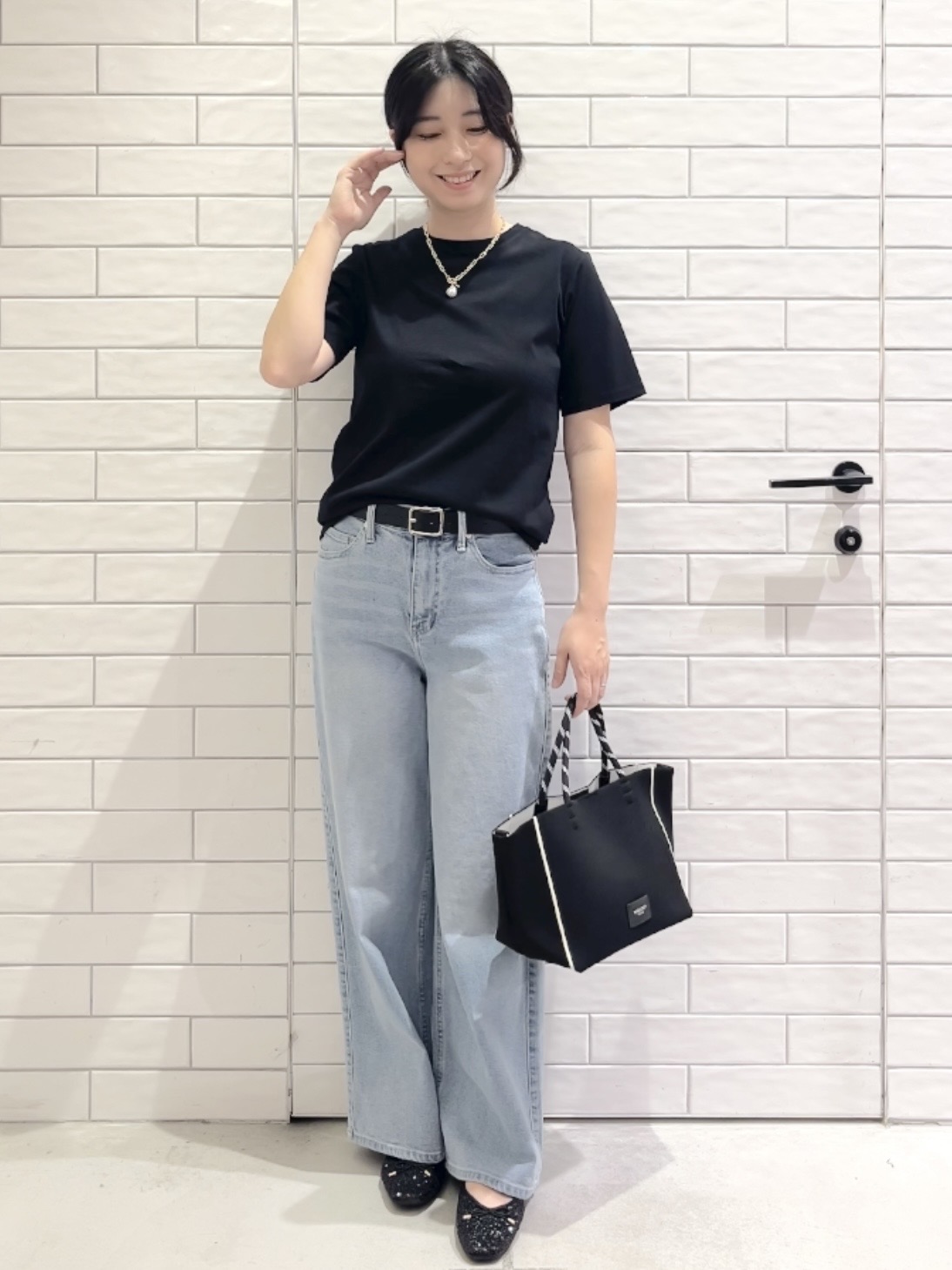 しおりさんの「OPAQUE.CLIP｜ベーシックTシャツ／オーガニックコットン混【洗濯機OK】」を使ったコーディネート