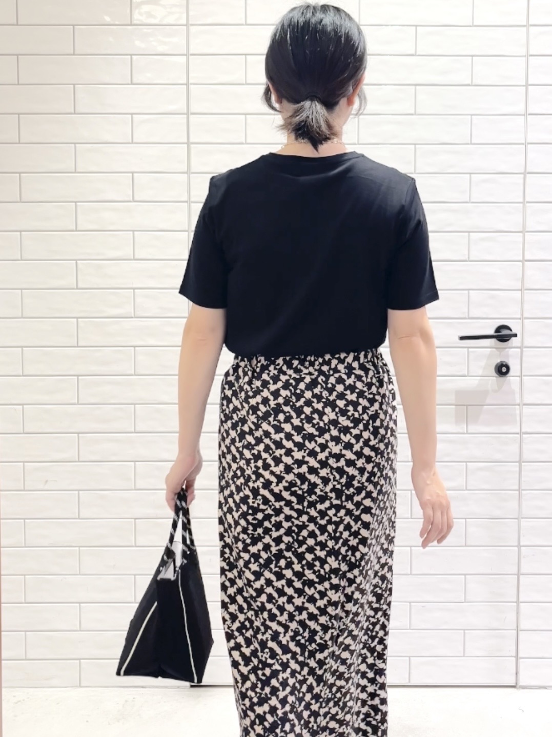 しおりさんの「OPAQUE.CLIP｜ベーシックTシャツ／オーガニックコットン混【洗濯機OK】」を使ったコーディネート