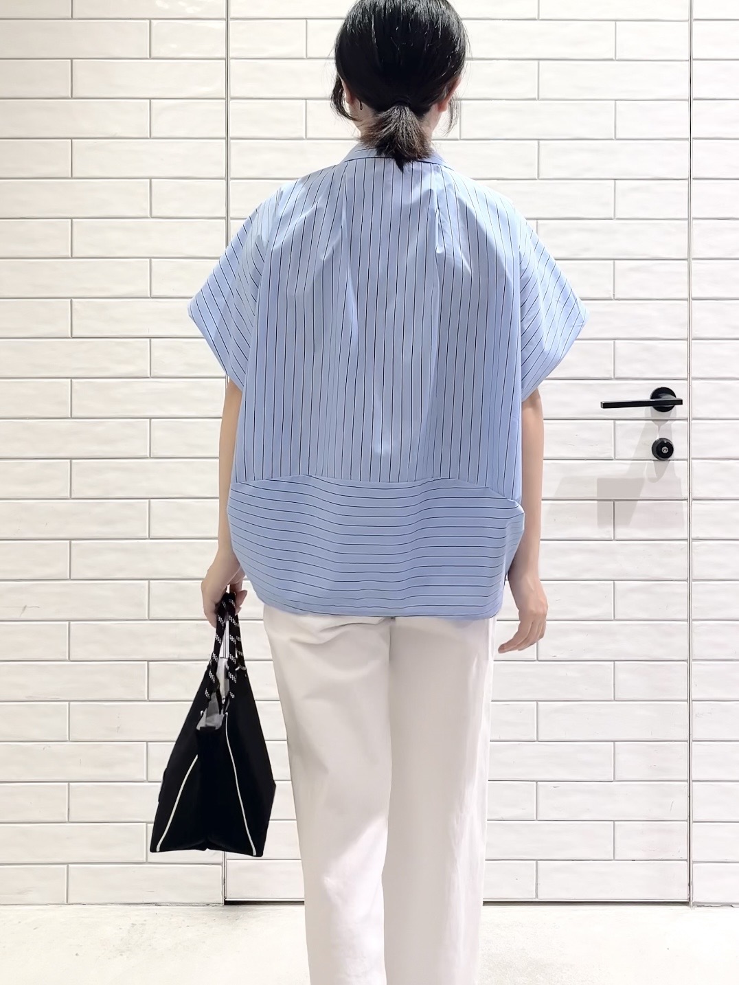 しおりさんの「OPAQUE.CLIP｜タックニュアンスフォルムシャツ【洗濯機OK】」を使ったコーディネート