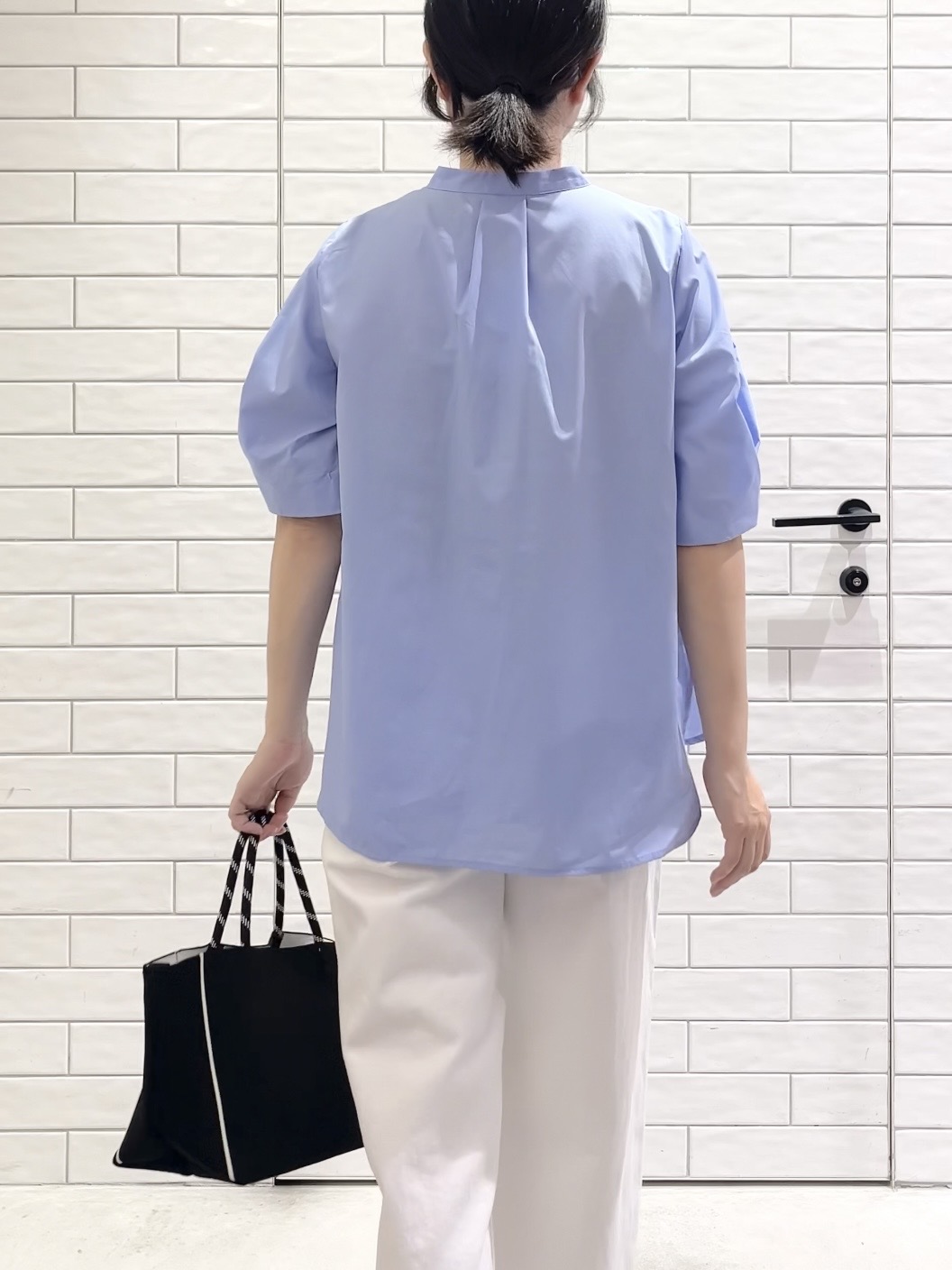 しおりさんの「OPAQUE.CLIP｜タックスリーブ スキッパーブラウス【洗濯機OK】」を使ったコーディネート