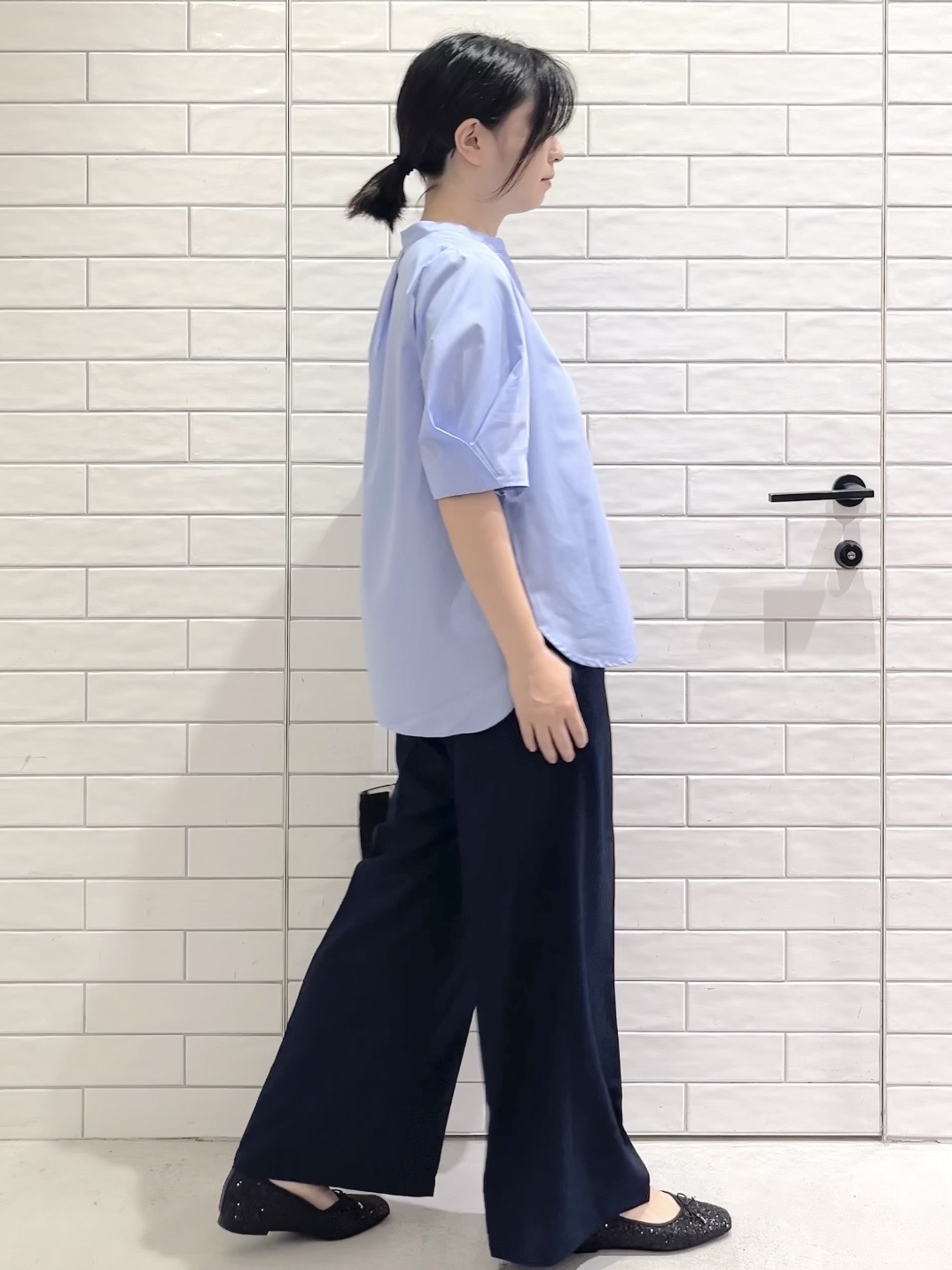 しおりさんの「OPAQUE.CLIP｜タックスリーブ スキッパーブラウス【洗濯機OK】」を使ったコーディネート