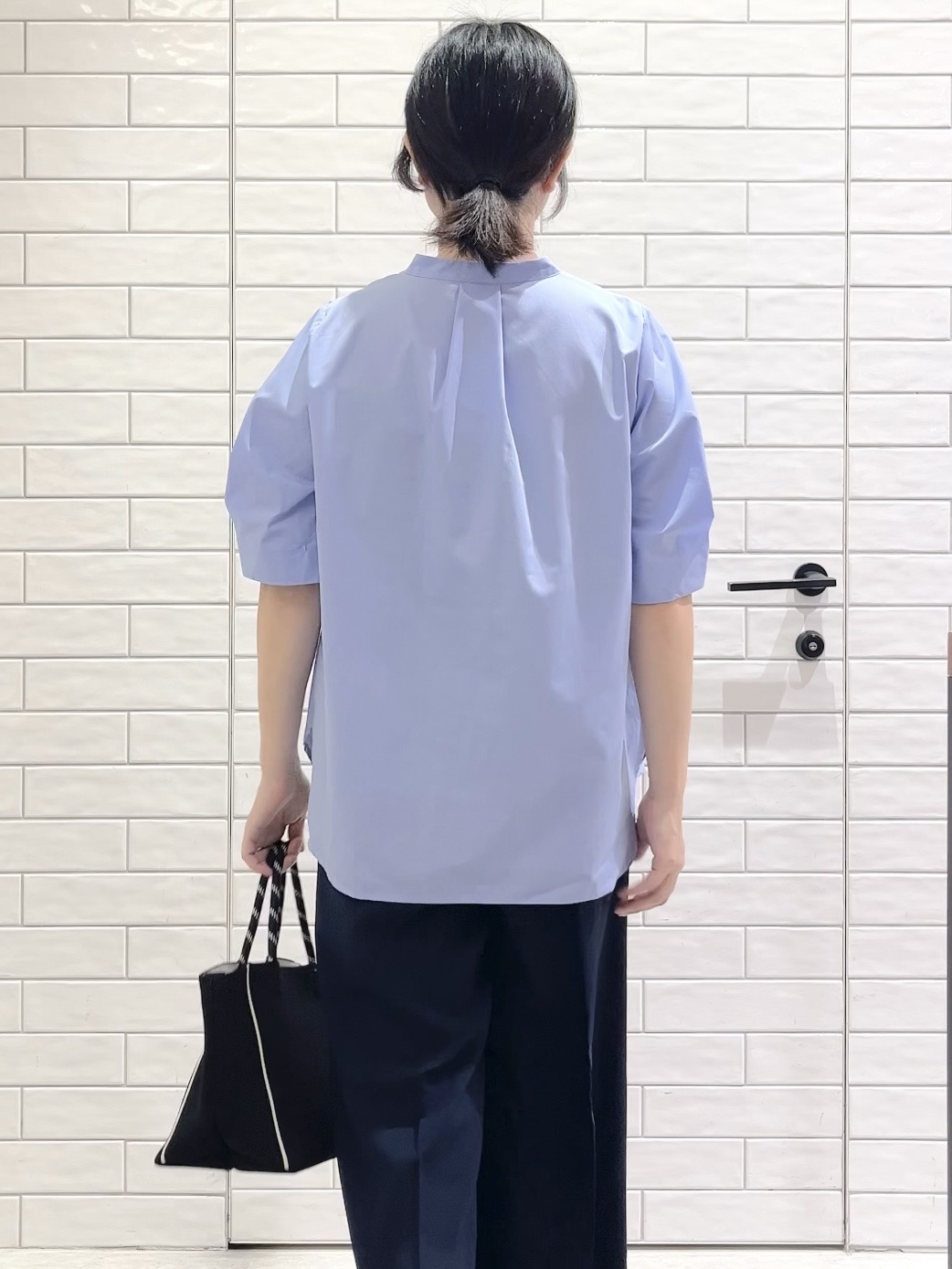 しおりさんの「OPAQUE.CLIP｜タックスリーブ スキッパーブラウス【洗濯機OK】」を使ったコーディネート