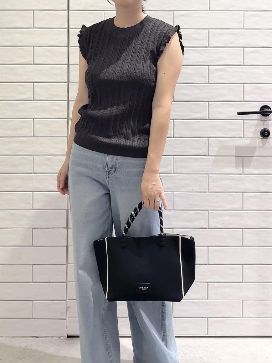 しおりさんの「OPAQUE.CLIP｜袖フリルリブニット【洗濯機OK／抗ピル】」を使ったコーディネート
