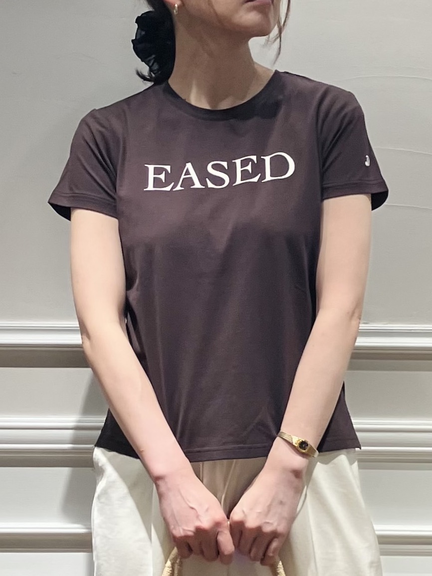TSUKUIさんの「DRESSTERIOR｜【立体ロゴ】フロッキーロゴプリントTシャツ」を使ったコーディネート
