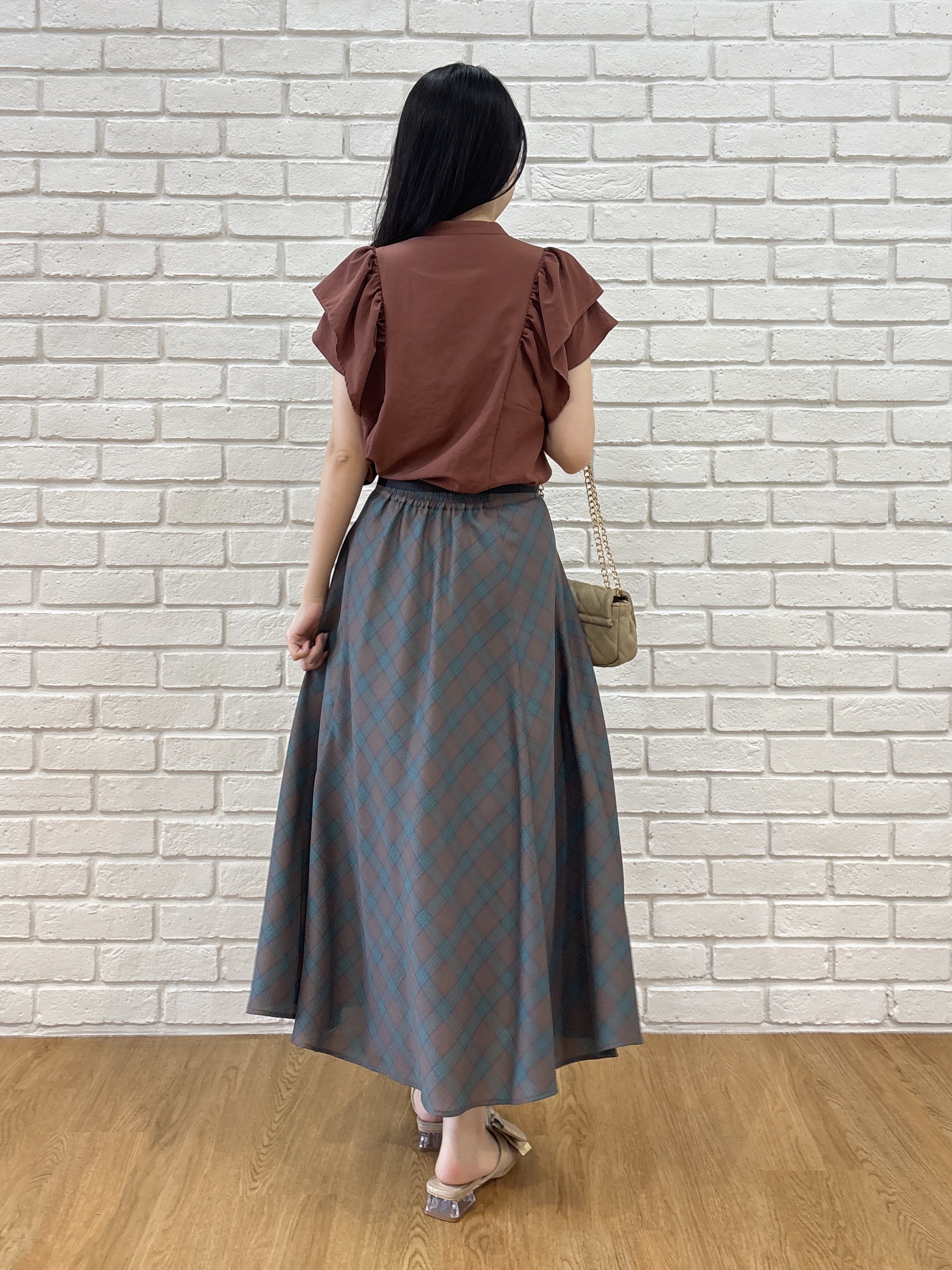 AOIさんの「Couture brooch｜スエード調ミニショルダーバッグ」を使ったコーディネート