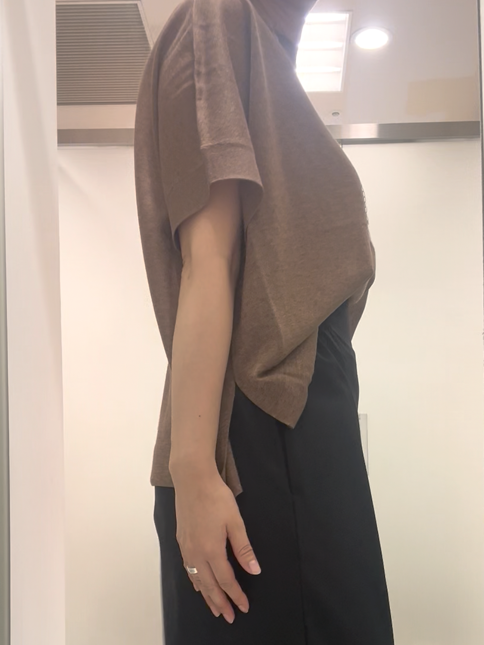 まどかさんの「UNTITLED｜【アンサンブル可/品のある透け感】Tシャツ風ニットトップス」を使ったコーディネート
