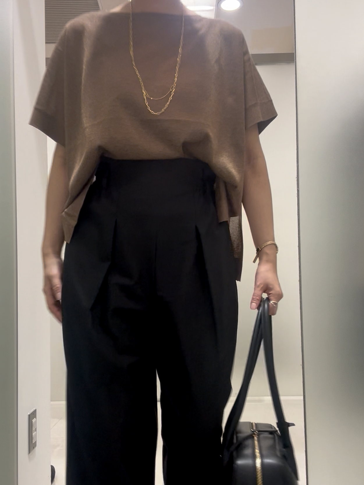 まどかさんの「UNTITLED｜【アンサンブル可/品のある透け感】Tシャツ風ニットトップス」を使ったコーディネート