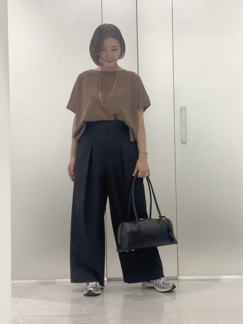 まどかさんの「UNTITLED｜【アンサンブル可/品のある透け感】Tシャツ風ニットトップス」を使ったコーディネート