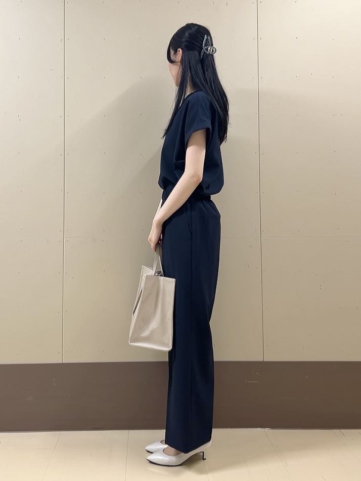 sechiさんの「UNTITLED｜【セットアップ可/通気性/UVカット】エアリークールブラウス」を使ったコーディネート