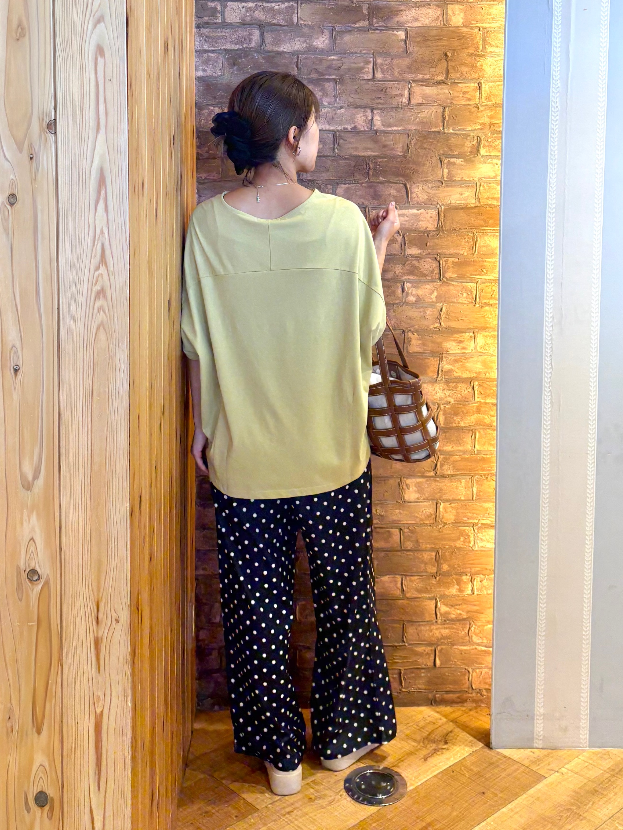 mieさんの「SHOO･LA･RUE｜【ひんやり/体型カバー】インせず着られる 上品見えのドルマントップス」を使ったコーディネート