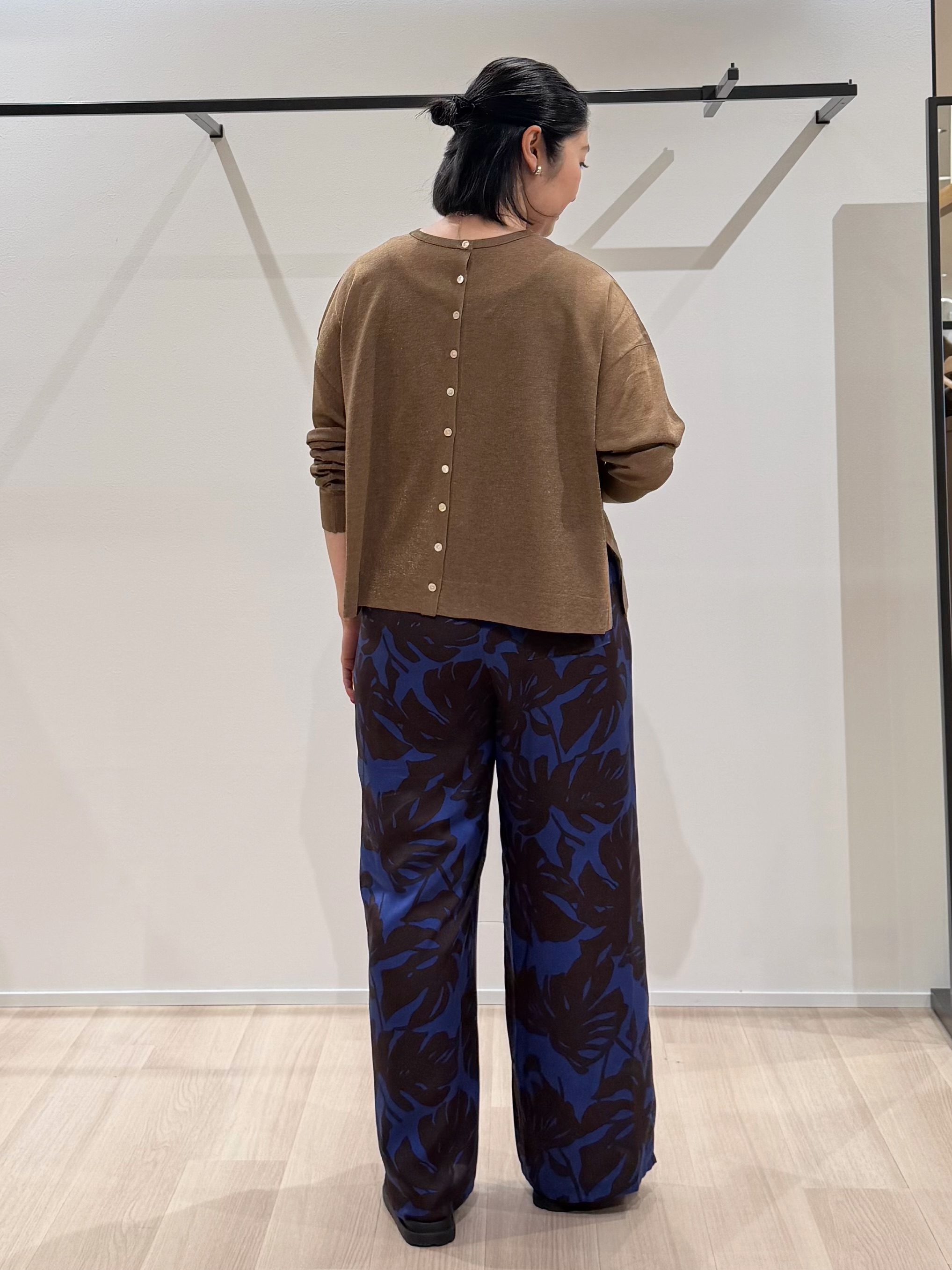 TOMOMIさんの「UNTITLED｜【アンサンブル可】前後2WAYカーディガン」を使ったコーディネート