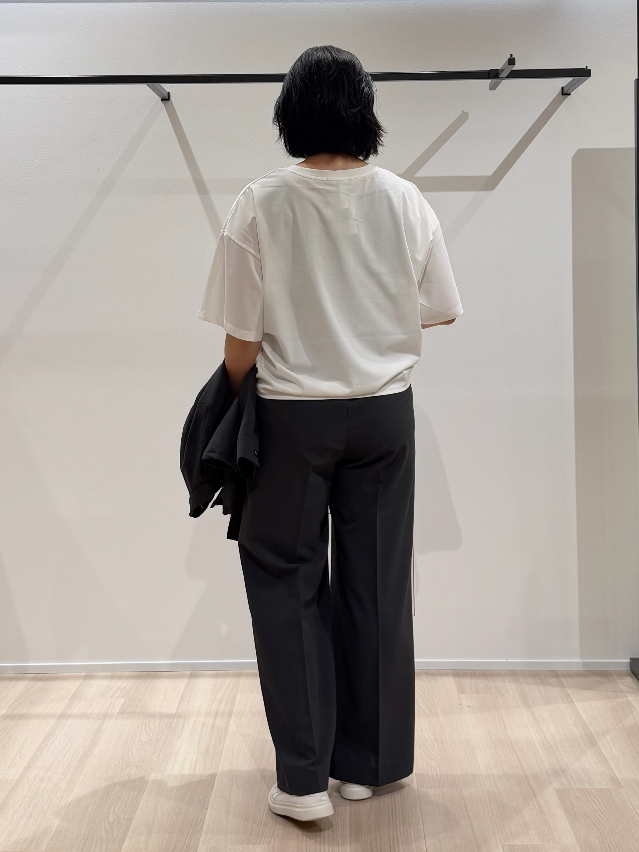 TOMOMIさんの「UNTITLED｜ベロアプリントロゴT」を使ったコーディネート