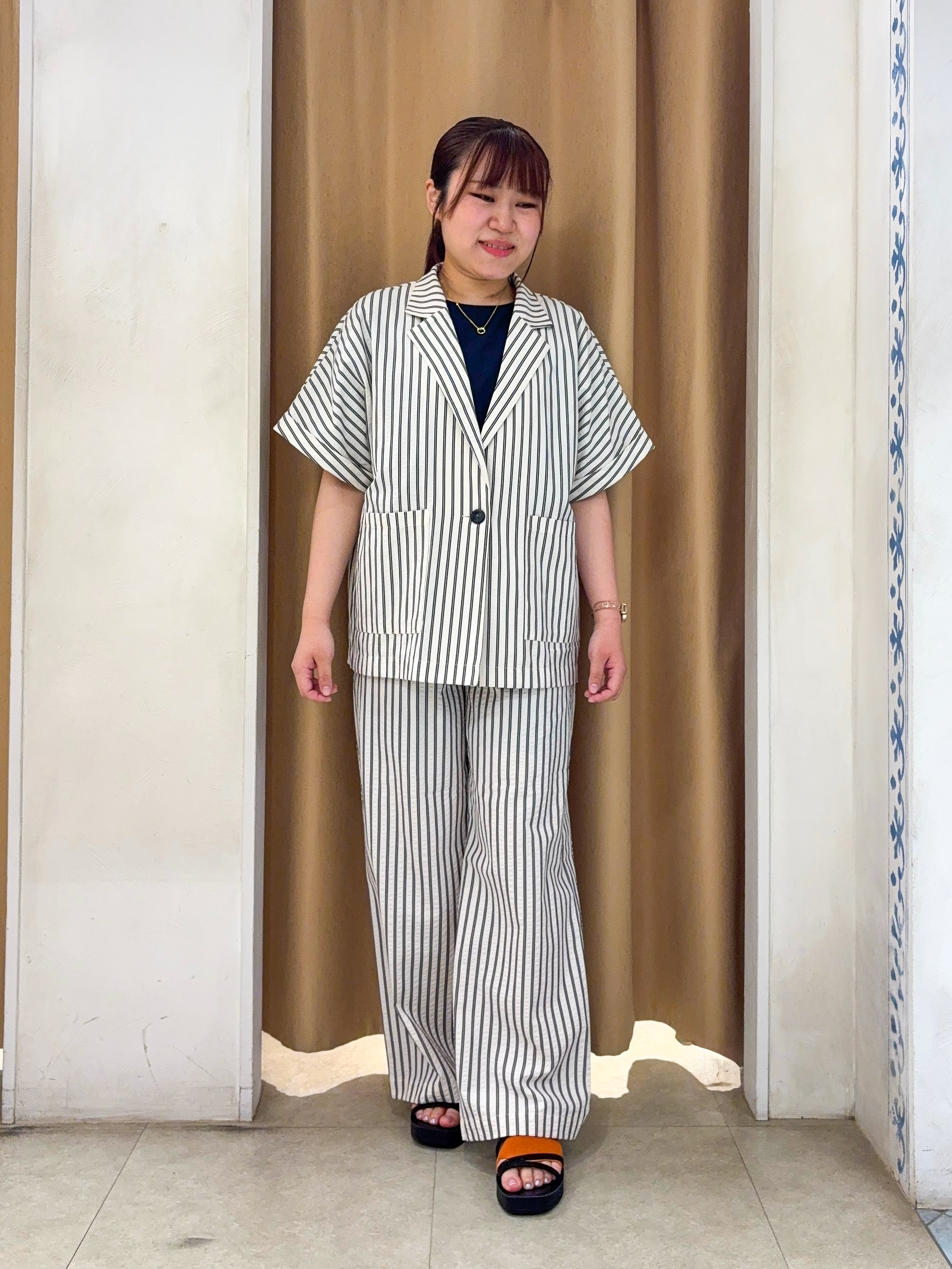 SO(R)Aさんの「SHOO･LA･RUE｜【ひんやり/S-LL/体型カバー】はしごレースが涼し気な スラブポンチョ風ブラウス」を使ったコーディネート