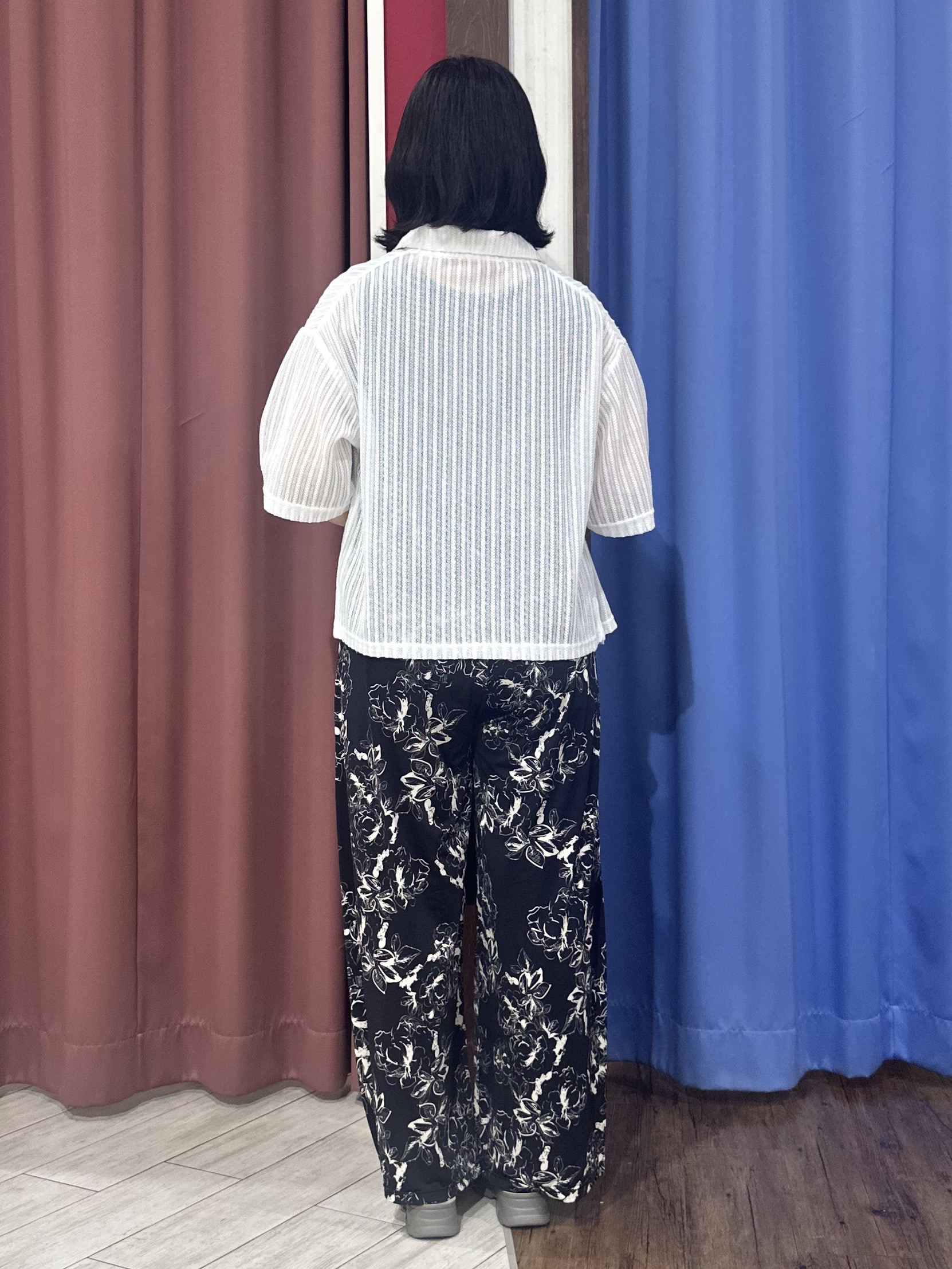 Meeさんの「SHOO･LA･RUE｜【前後2WAY/洗濯機可/S-LL】スクエアネックで小顔効果 ランダムテレコタンクトップ」を使ったコーディネート