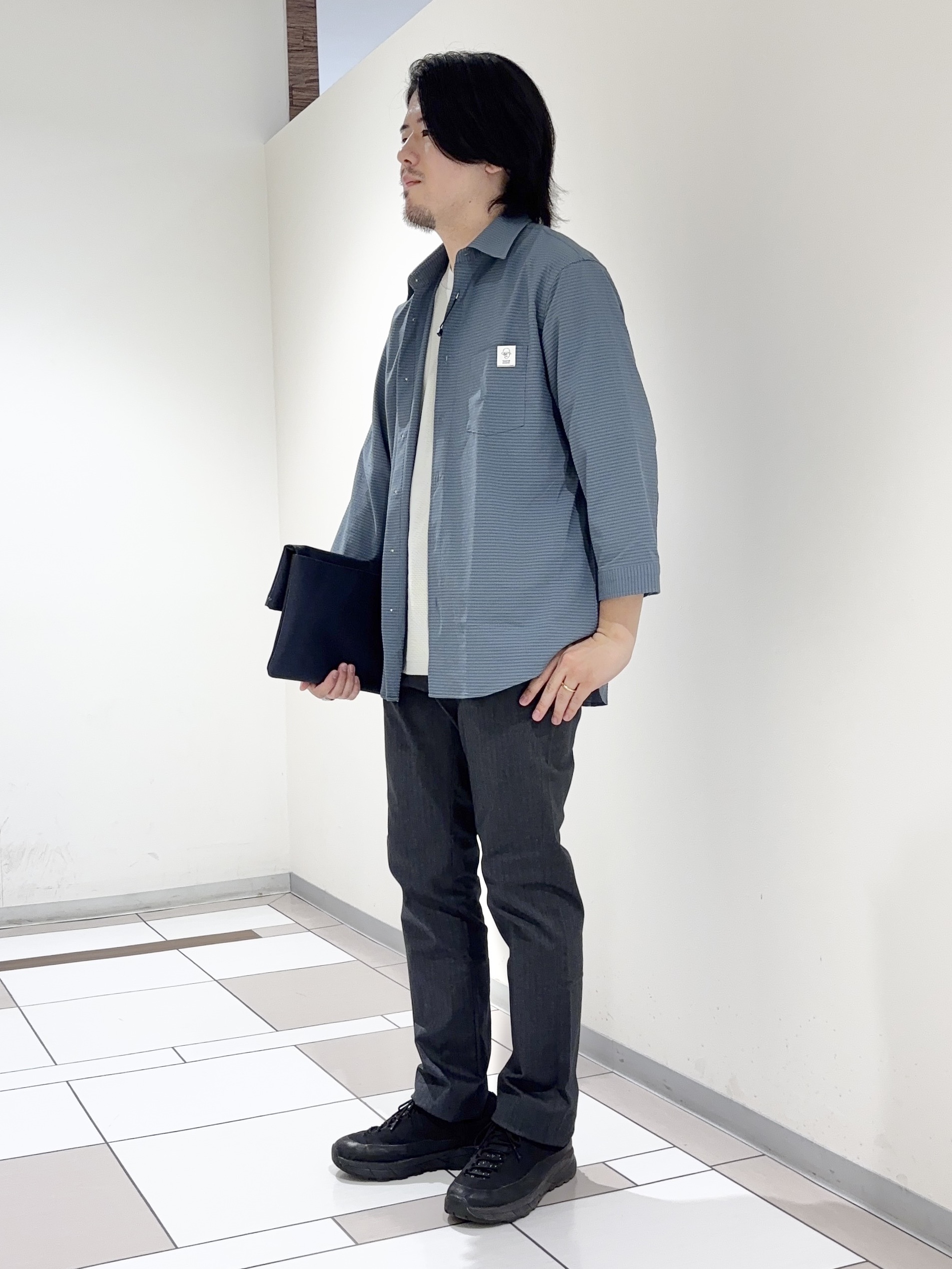 及川さんの「TAKEO KIKUCHI｜【日本製】DotAir（R）サッカー7分袖シャツ」を使ったコーディネート