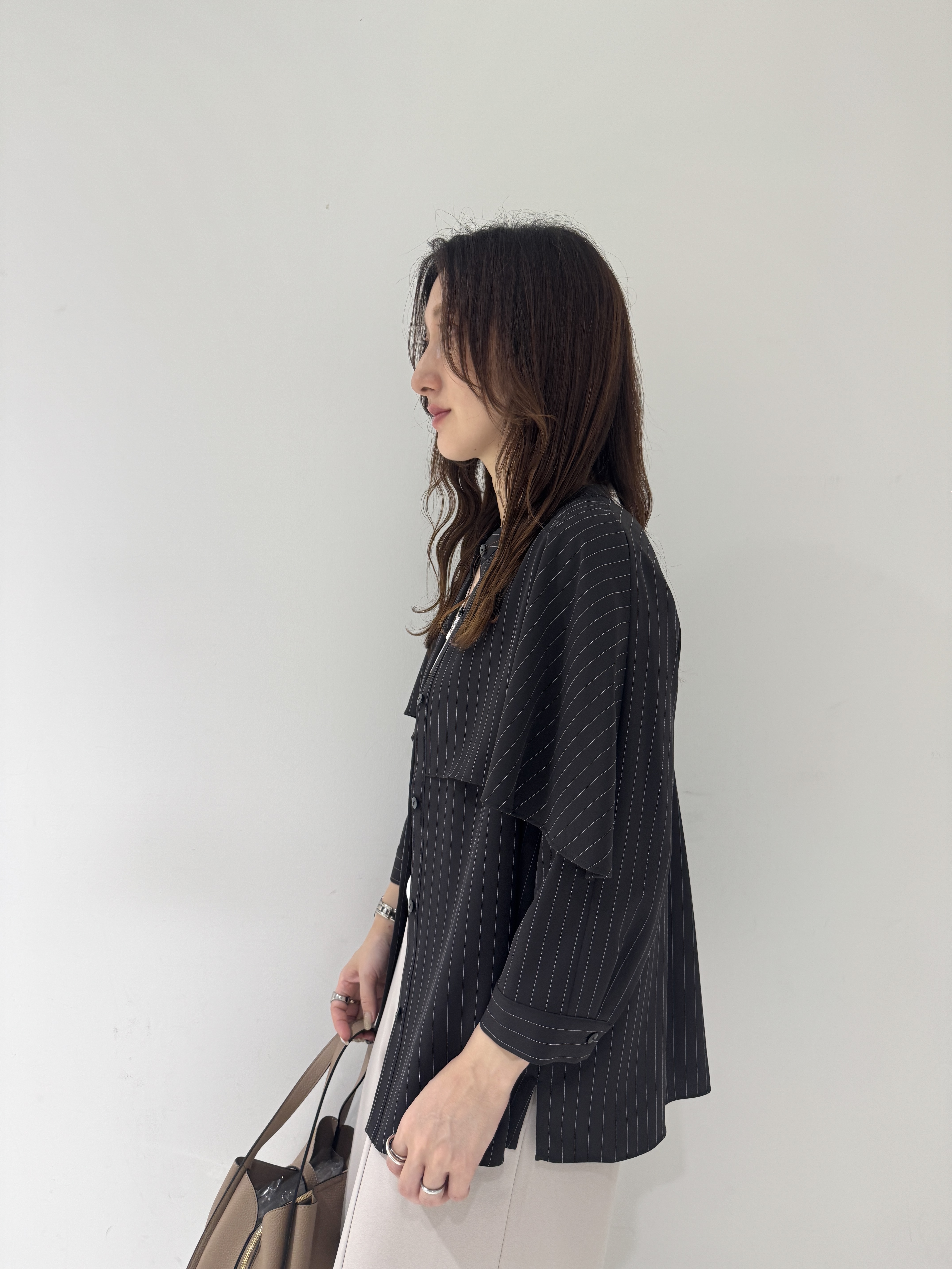 そんさんの「INDIVI｜【新作登場！着る日傘】 ケープ風ブラウス」を使ったコーディネート