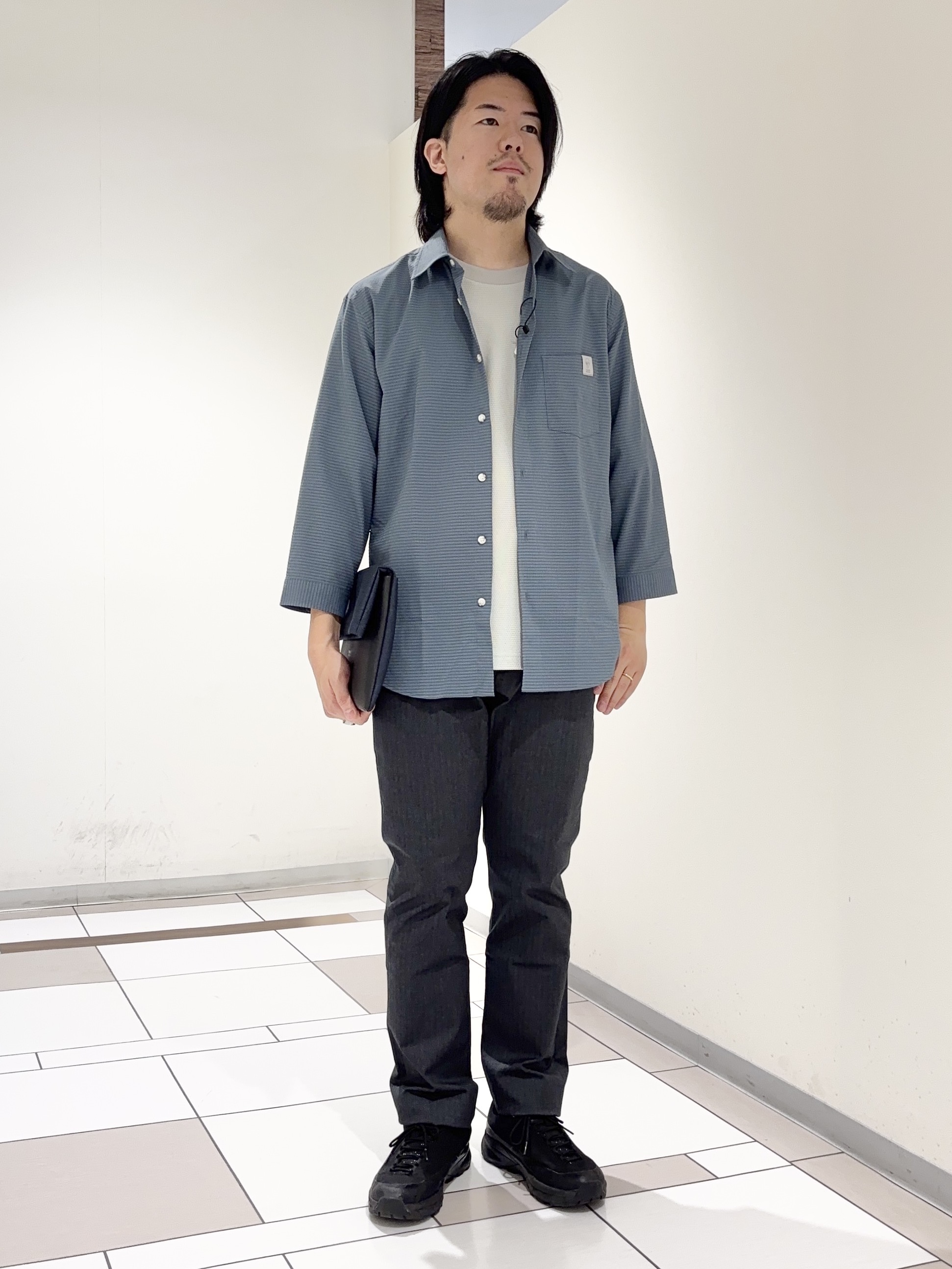 及川さんの「TAKEO KIKUCHI｜【日本製】DotAir（R）サッカー7分袖シャツ」を使ったコーディネート