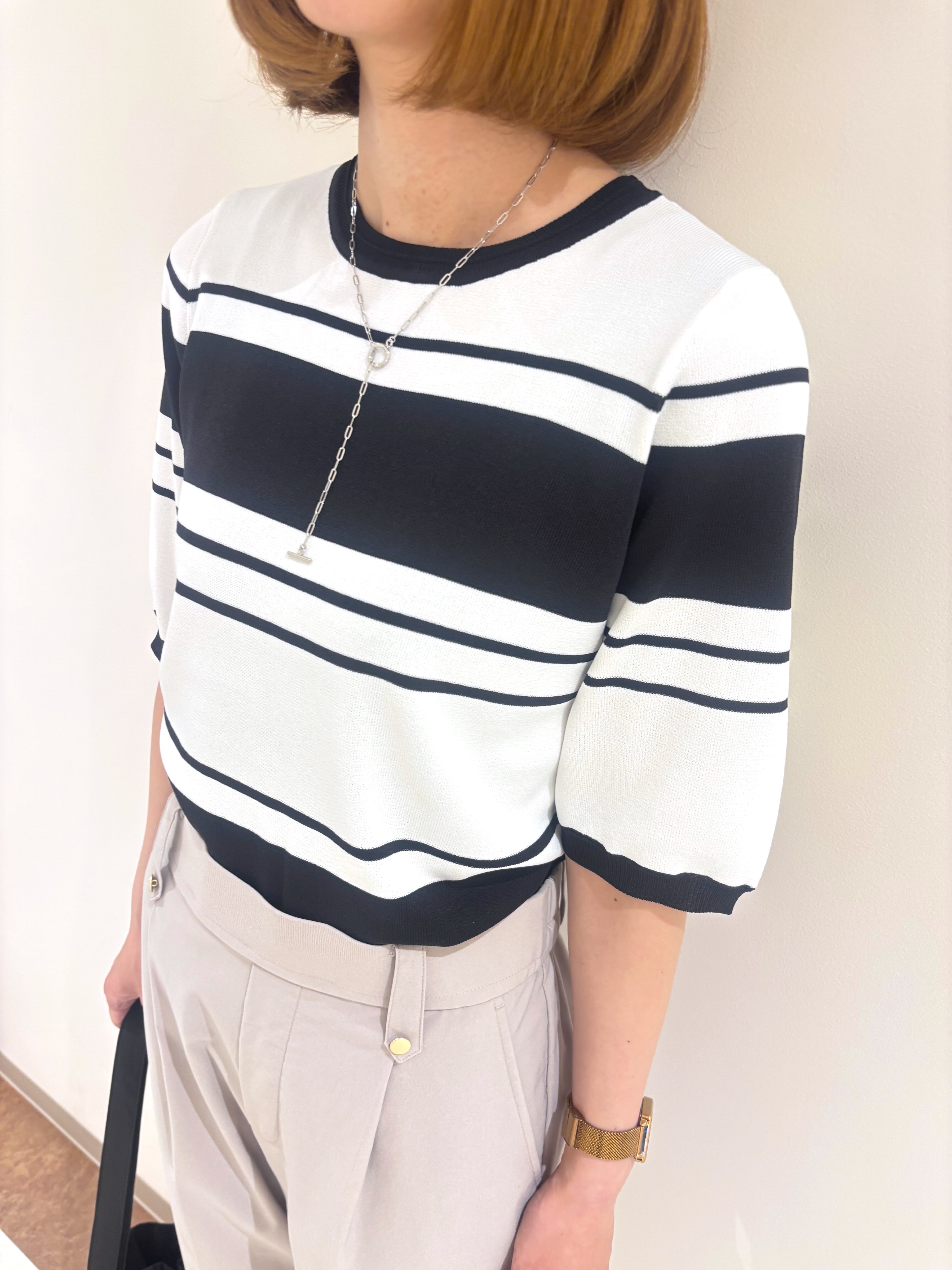 miさんの「grove｜暑い季節もきれいが続く！センタープレスがとれにくい、ハイパーストレッチテーパードパンツ」を使ったコーディネート