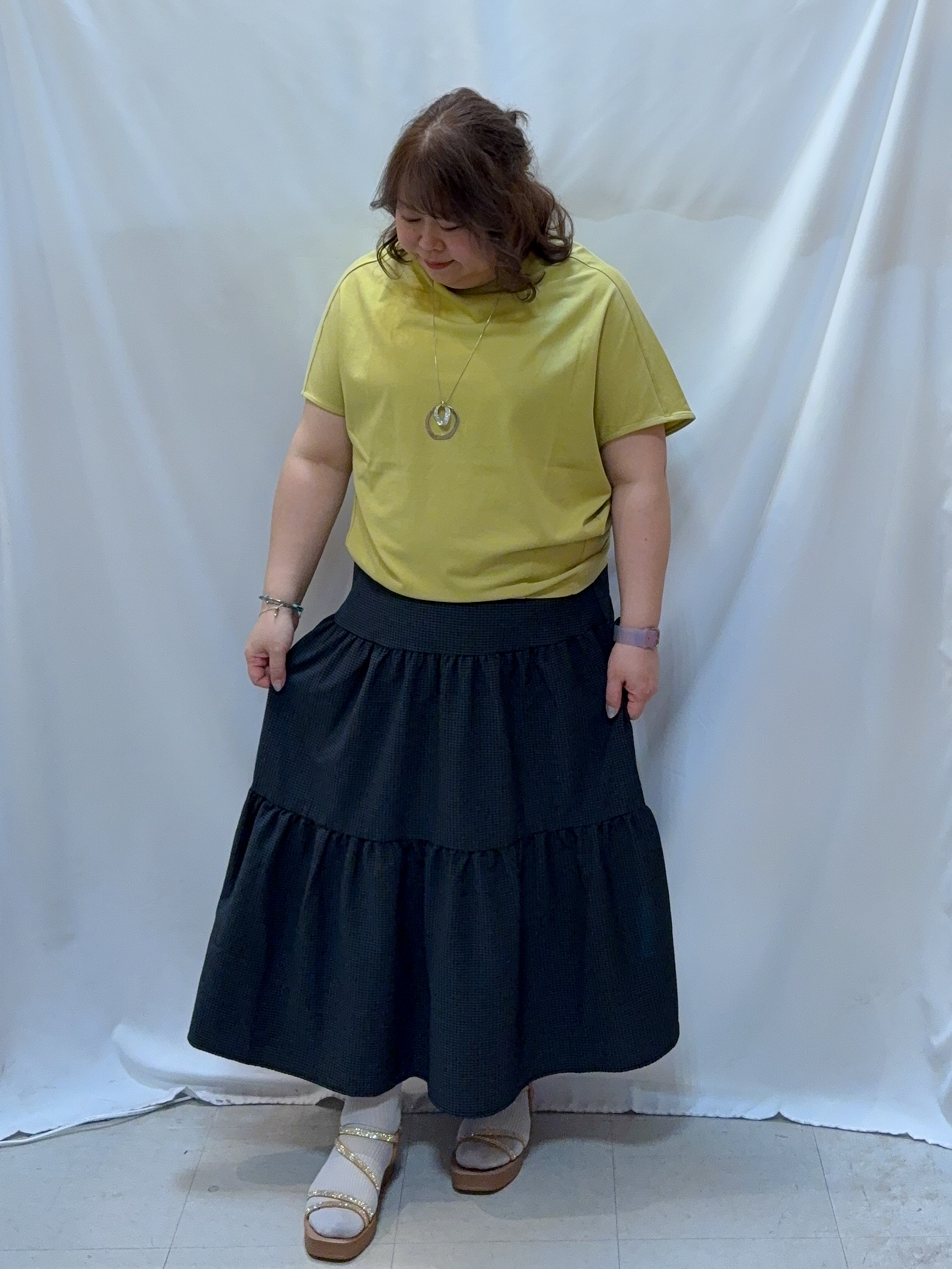 kotoさんさんの「SHOO･LA･RUE｜【ひんやり/体型カバー】インせず着られる 上品見えのドルマントップス」を使ったコーディネート
