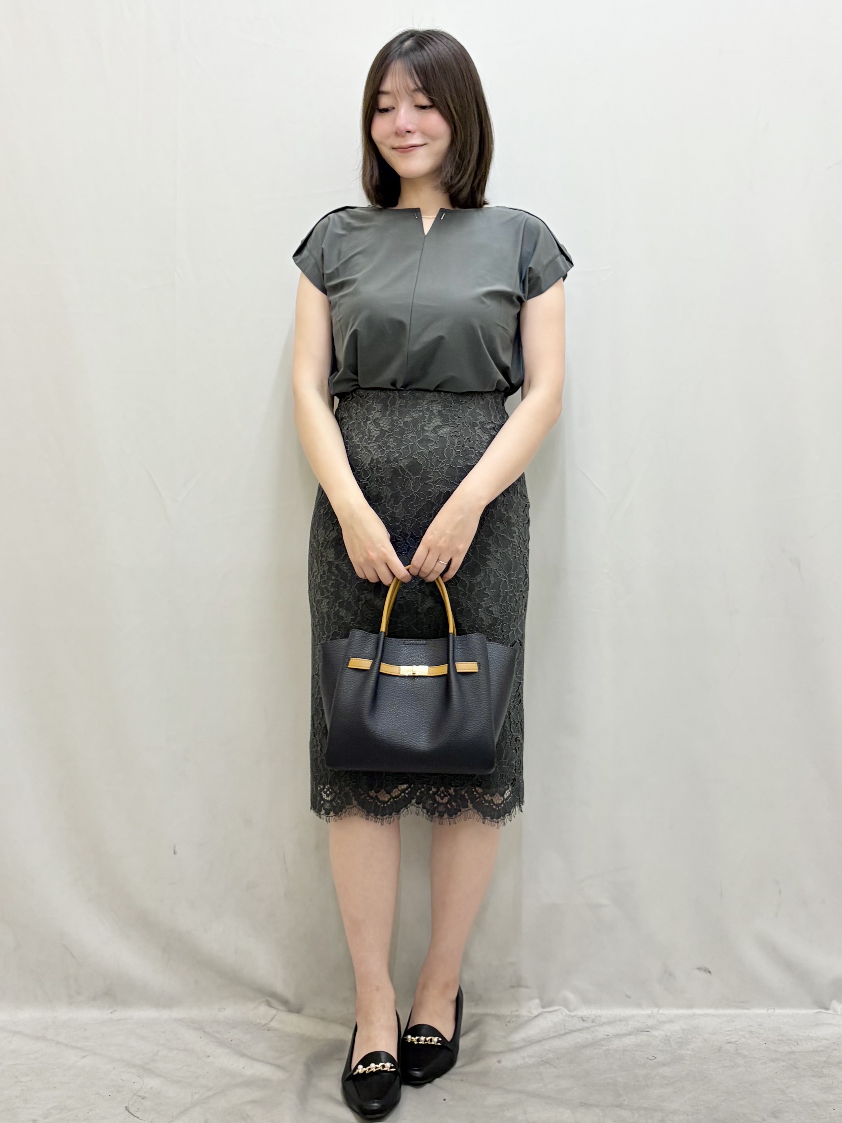 kasumiさんの「index｜【接触冷感】ひんやりキーネックフレンチトップス《洗濯機OK》」を使ったコーディネート
