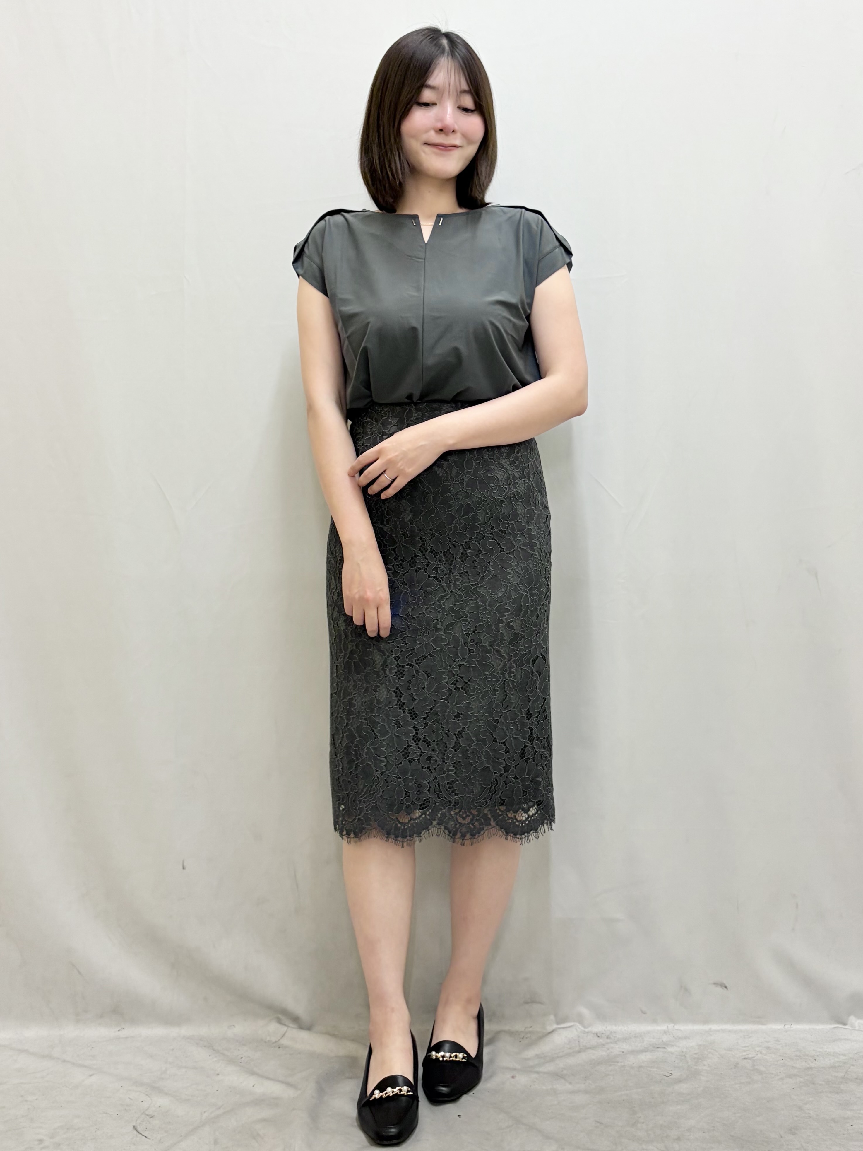 kasumiさんの「index｜【接触冷感】ひんやりキーネックフレンチトップス《洗濯機OK》」を使ったコーディネート