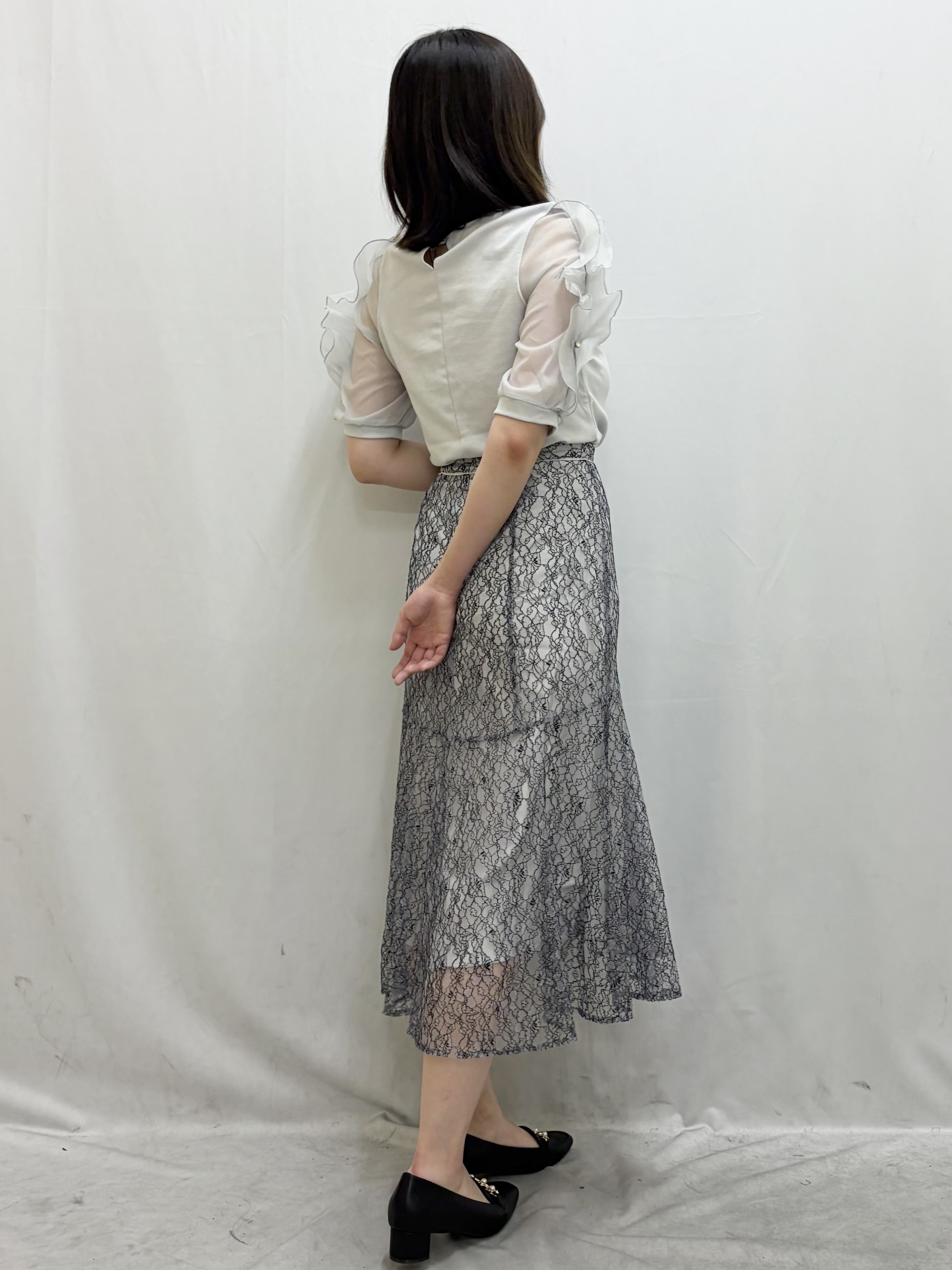 kasumiさんの「index｜【接触冷感／UVケア】オーガンフリルスリットトップス《洗濯機OK》」を使ったコーディネート